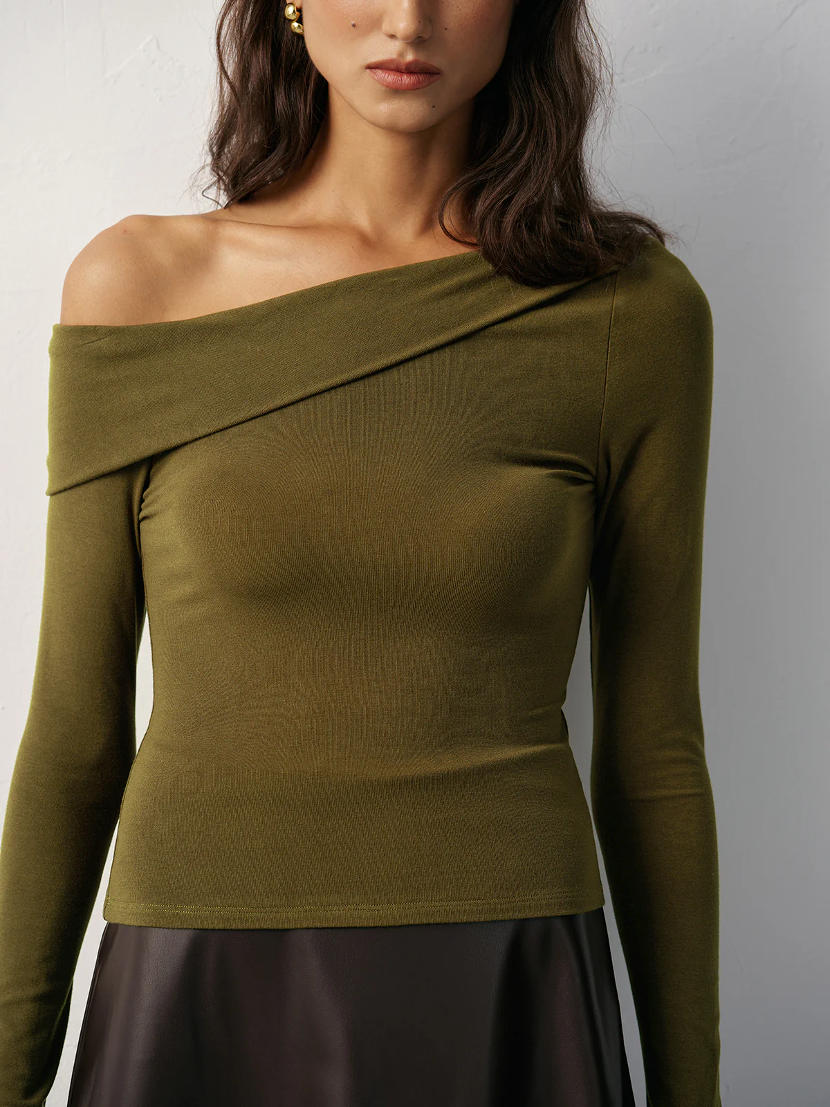 One-Shoulder Long Sleeve T-Shirt - Image 4