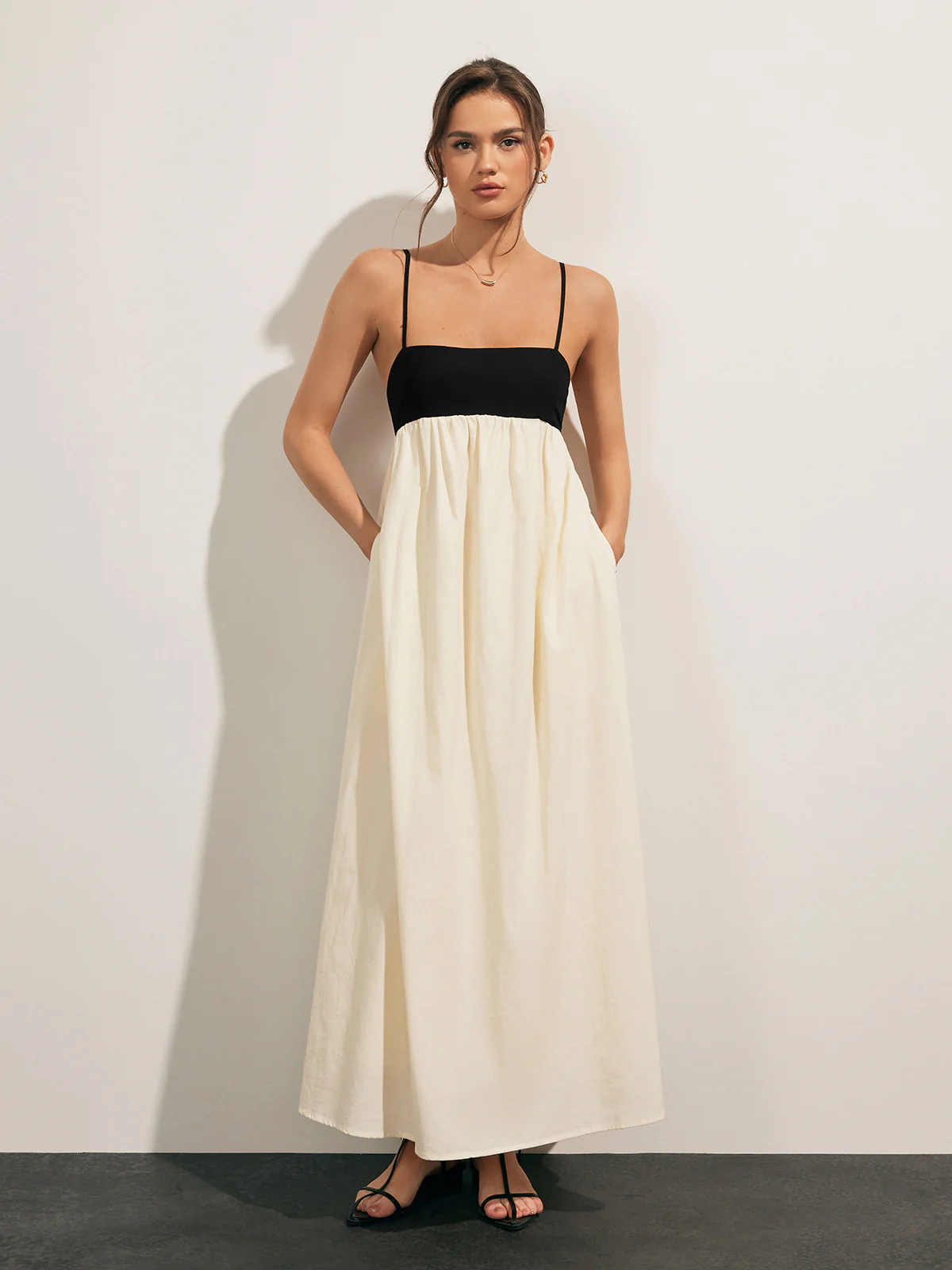 Open Back Contrast Pocket Long Dress - Image 5