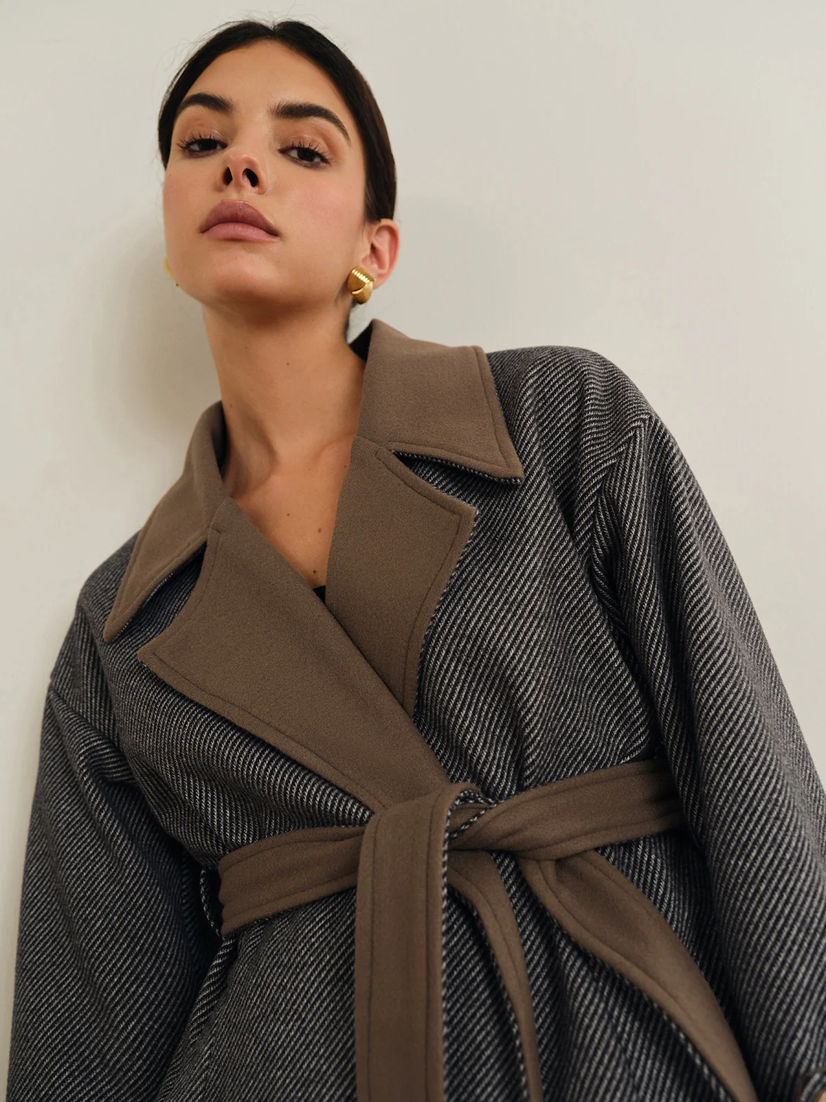 Oversized Contrast Collar Belted Wool Coat - Image 4