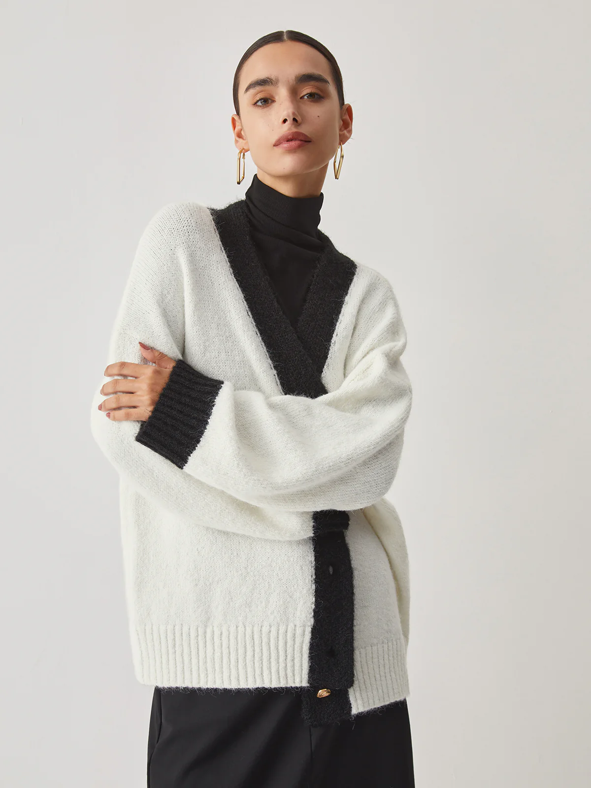 Oversized Contrast Trim Cardigan - Image 6