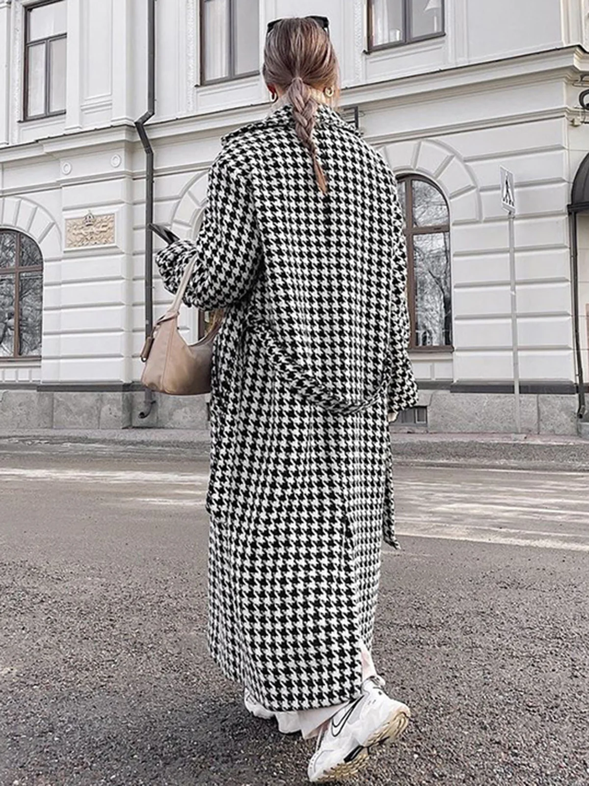 Oversized Houndstooth Tweed Trench Coat - Image 5