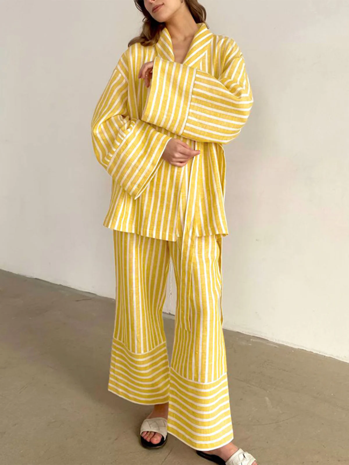 Oversized Knotted Striped Pants Set - Image 4