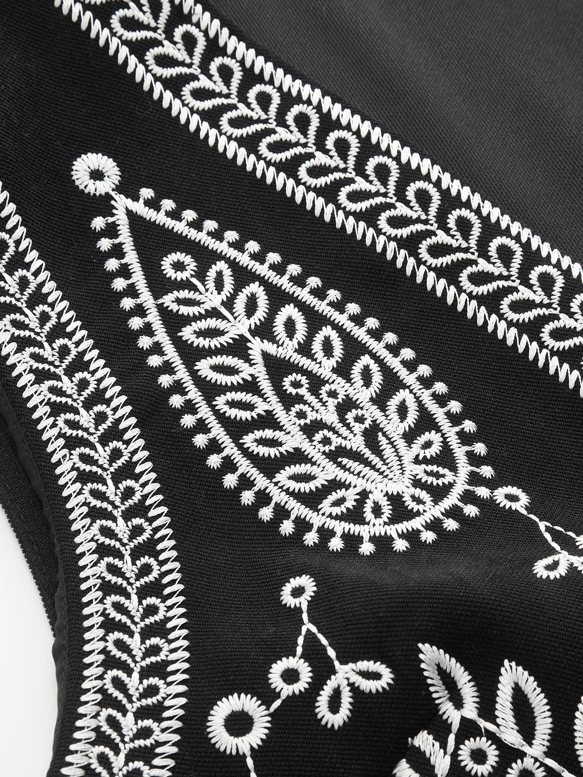 Paisley Embroidery Vest - Image 4