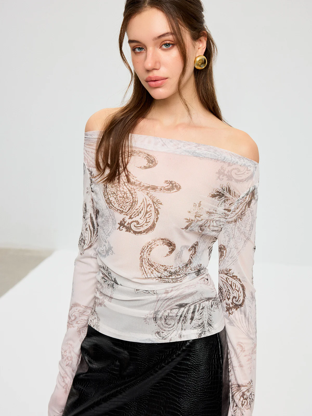 Paisley Print Off-Shoulder Sheer Mesh T-Shirt - Image 4