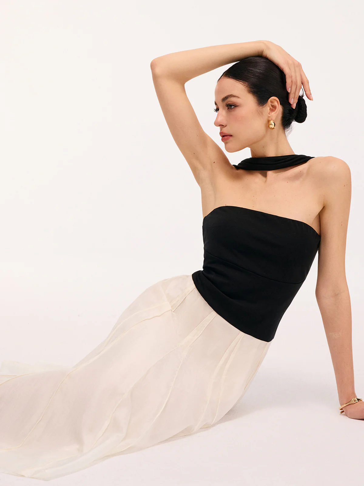 Paneled Design Color-Block Halter Backless Maxi Dress - Image 3