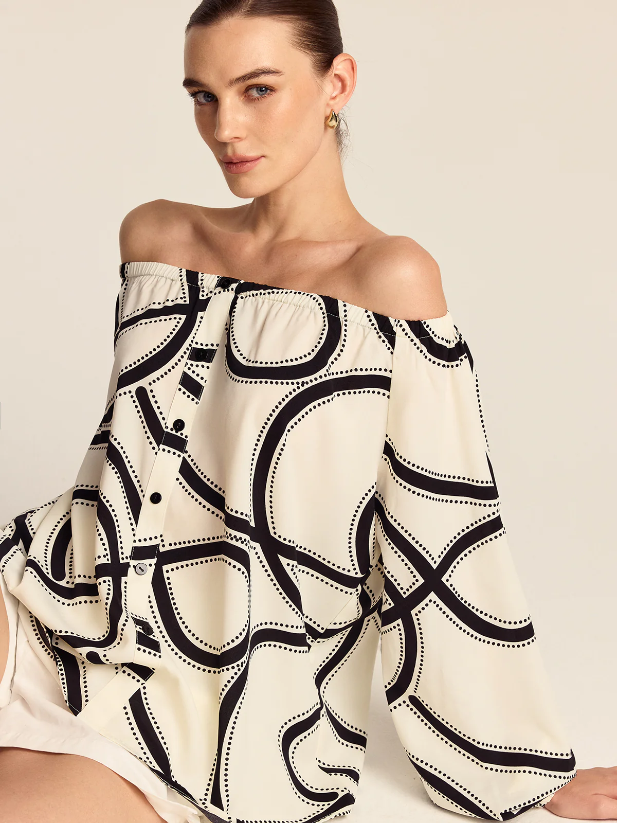 Patterned Off-Shoulder Blouse - Image 5