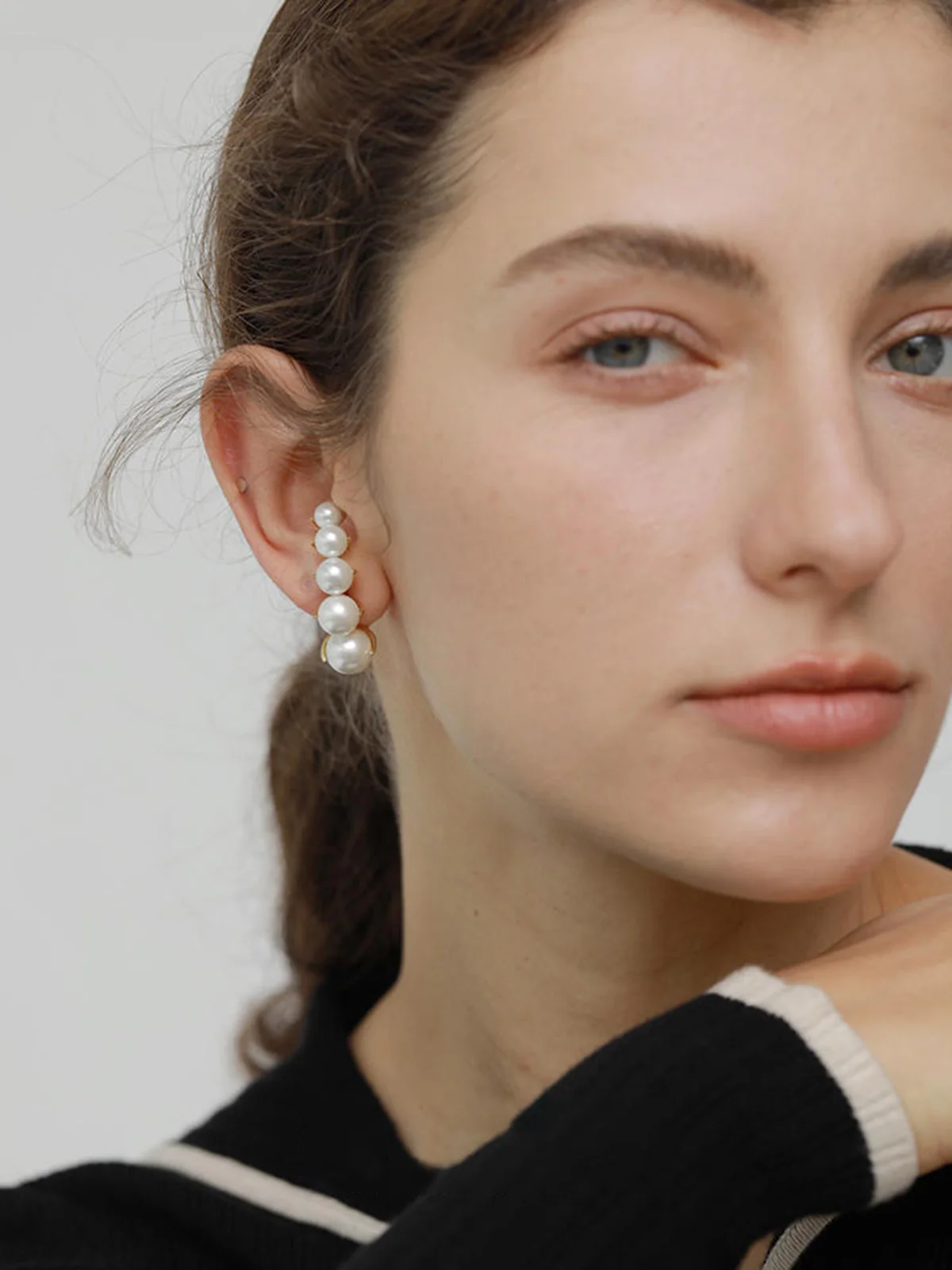 Pearl Clip Earrings With Spacer - Image 3