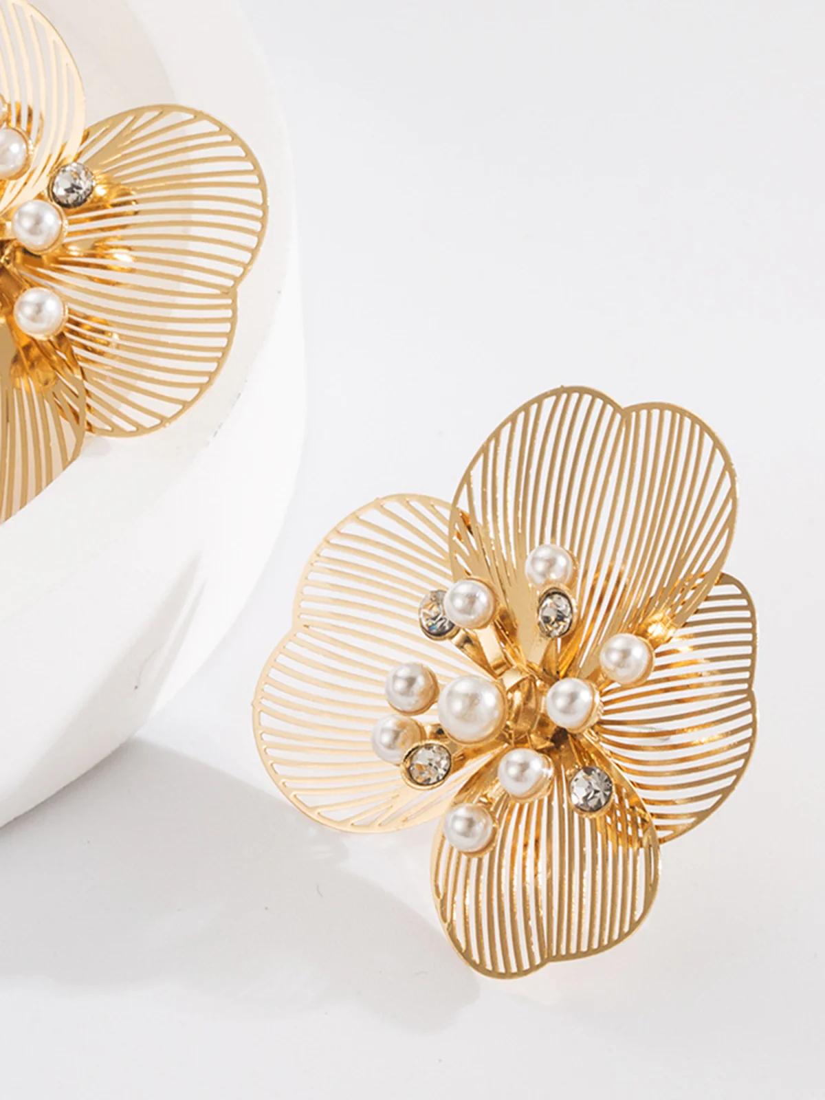 Pearl Etched Flower Earrings - Image 2