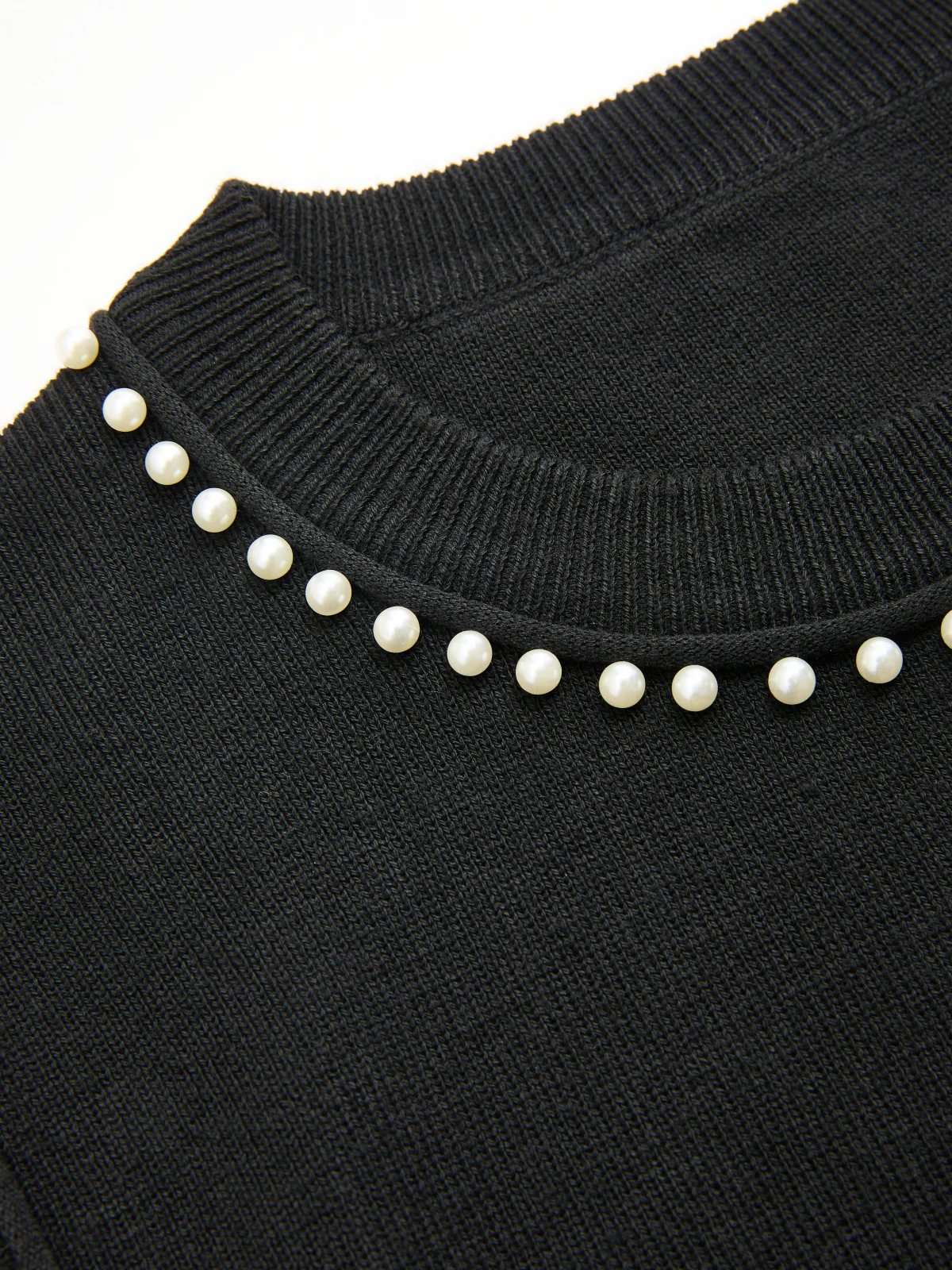 Pearl Trim Sleeveless Knit Vest - Image 4