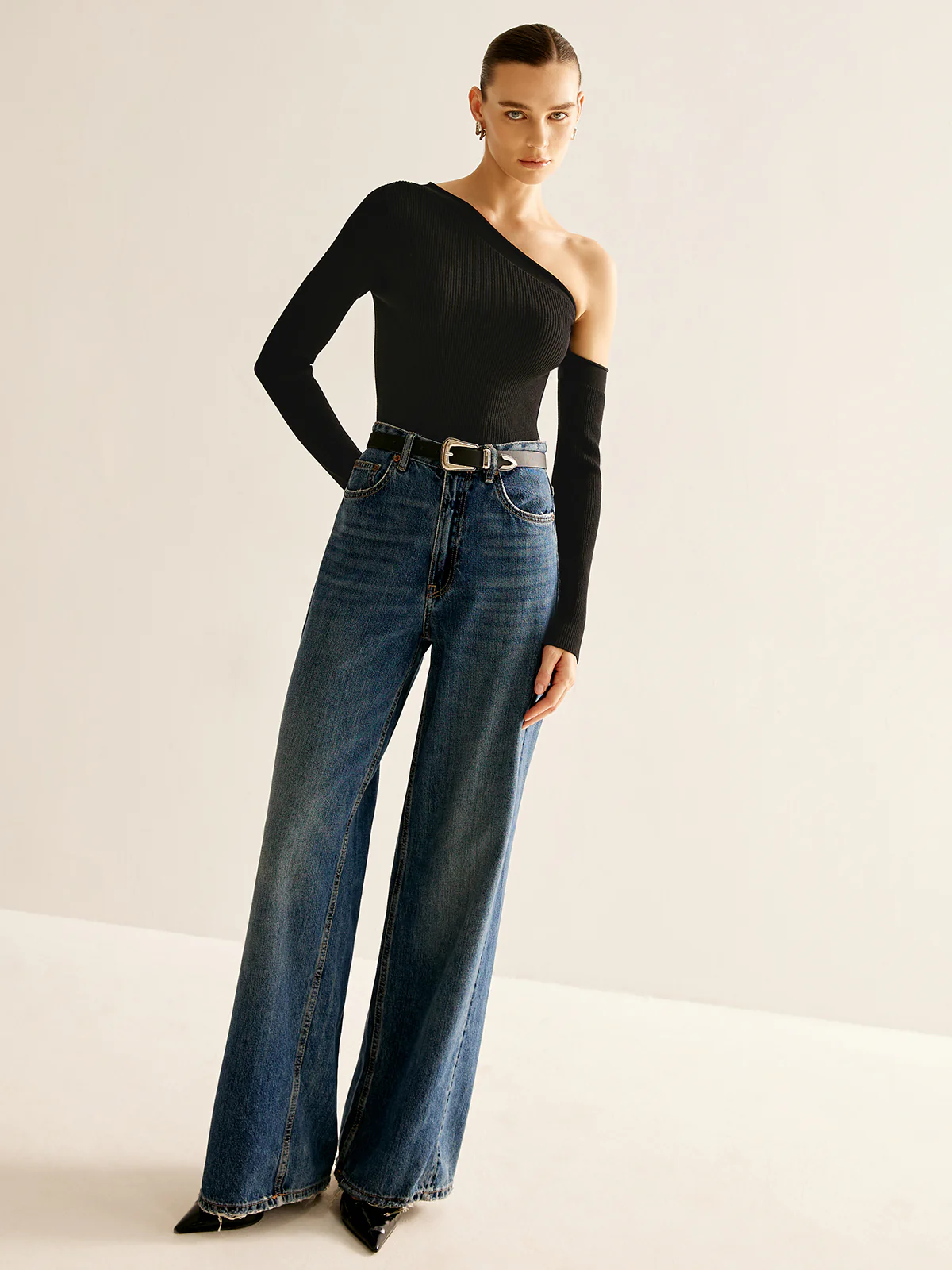 Plain One-Shoulder Knit Top - Image 4