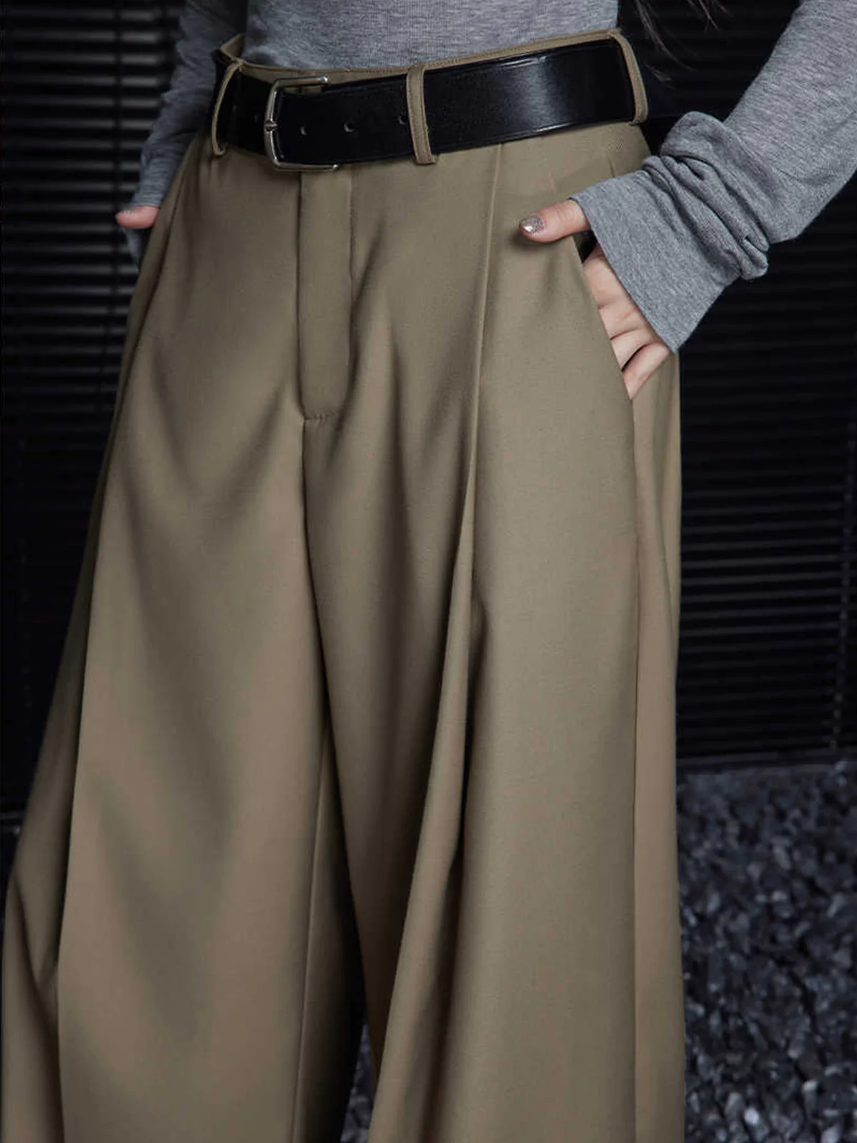 Pleated Draped Pants Without Belt - Image 2
