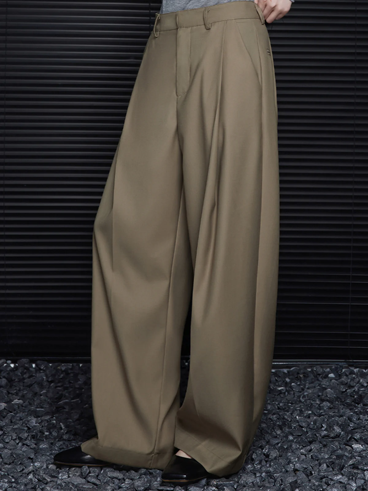 Pleated Draped Pants Without Belt - Image 3