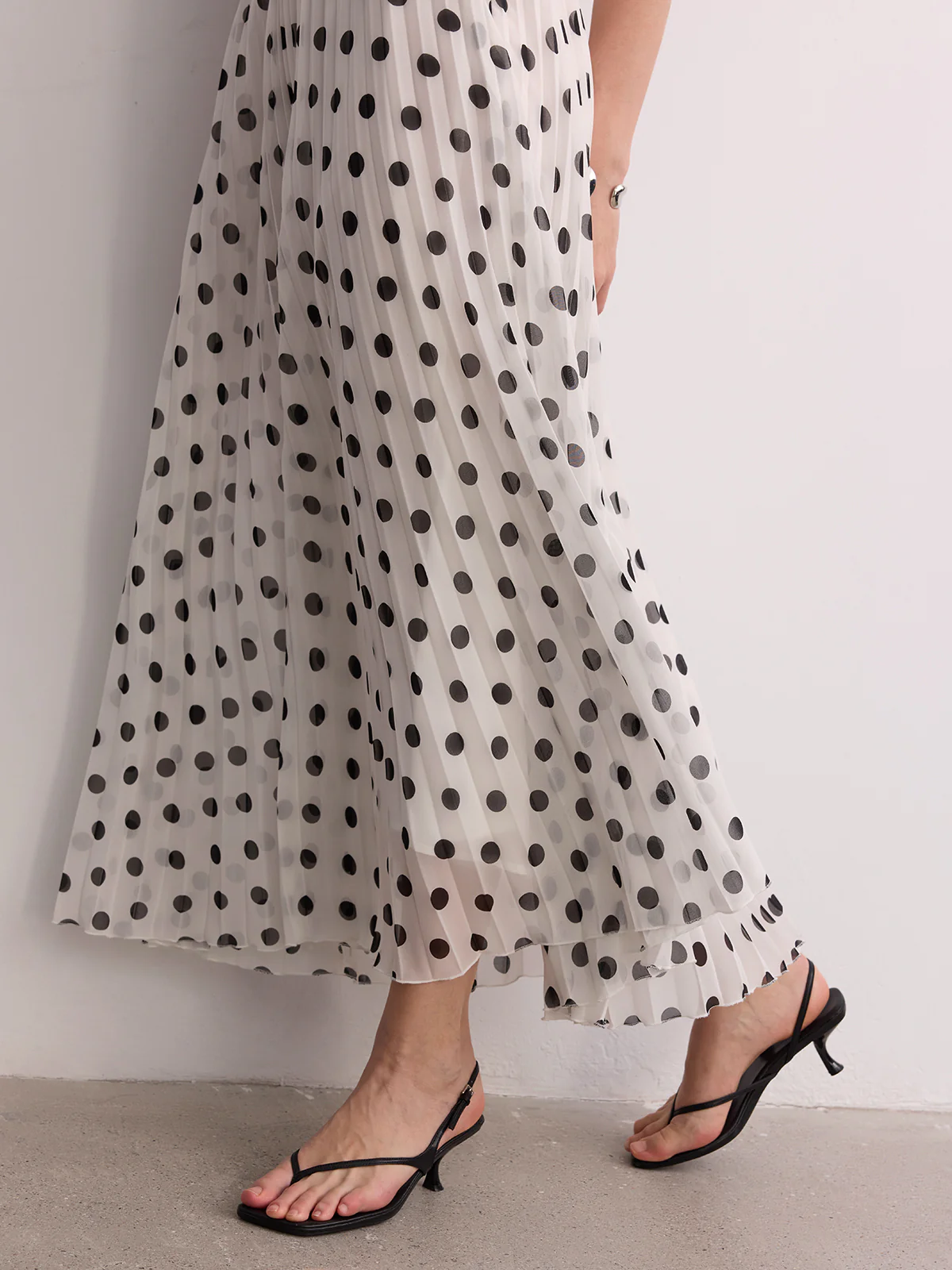 Pleated Polka Dot Maxi Skirt - Image 4