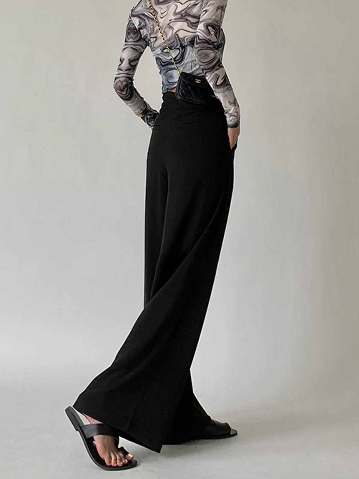 Pleated V Waist Flowy Wide Leg Pants - Image 2