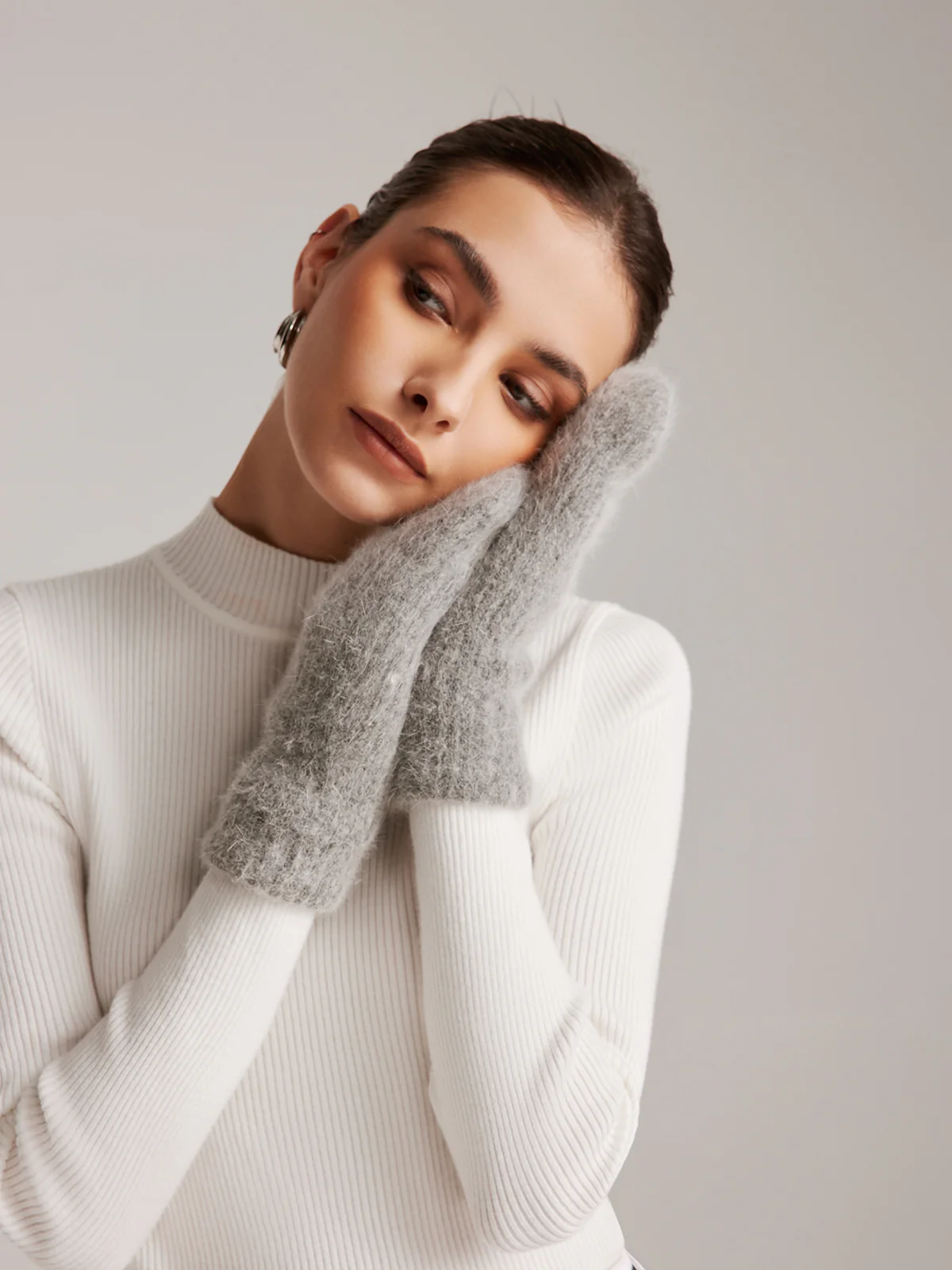 Plush Warm Rabbit Fur Gloves - Image 4