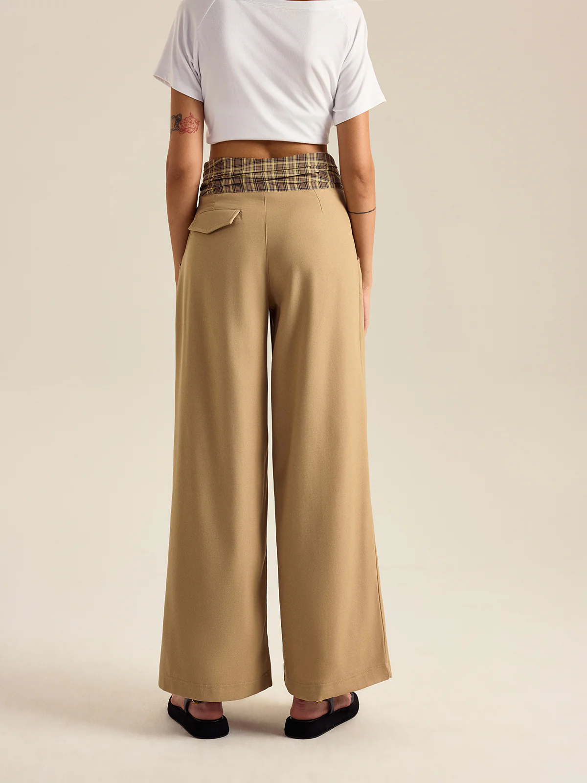 Pocketed Gingham Wide-Leg Pants - Image 6