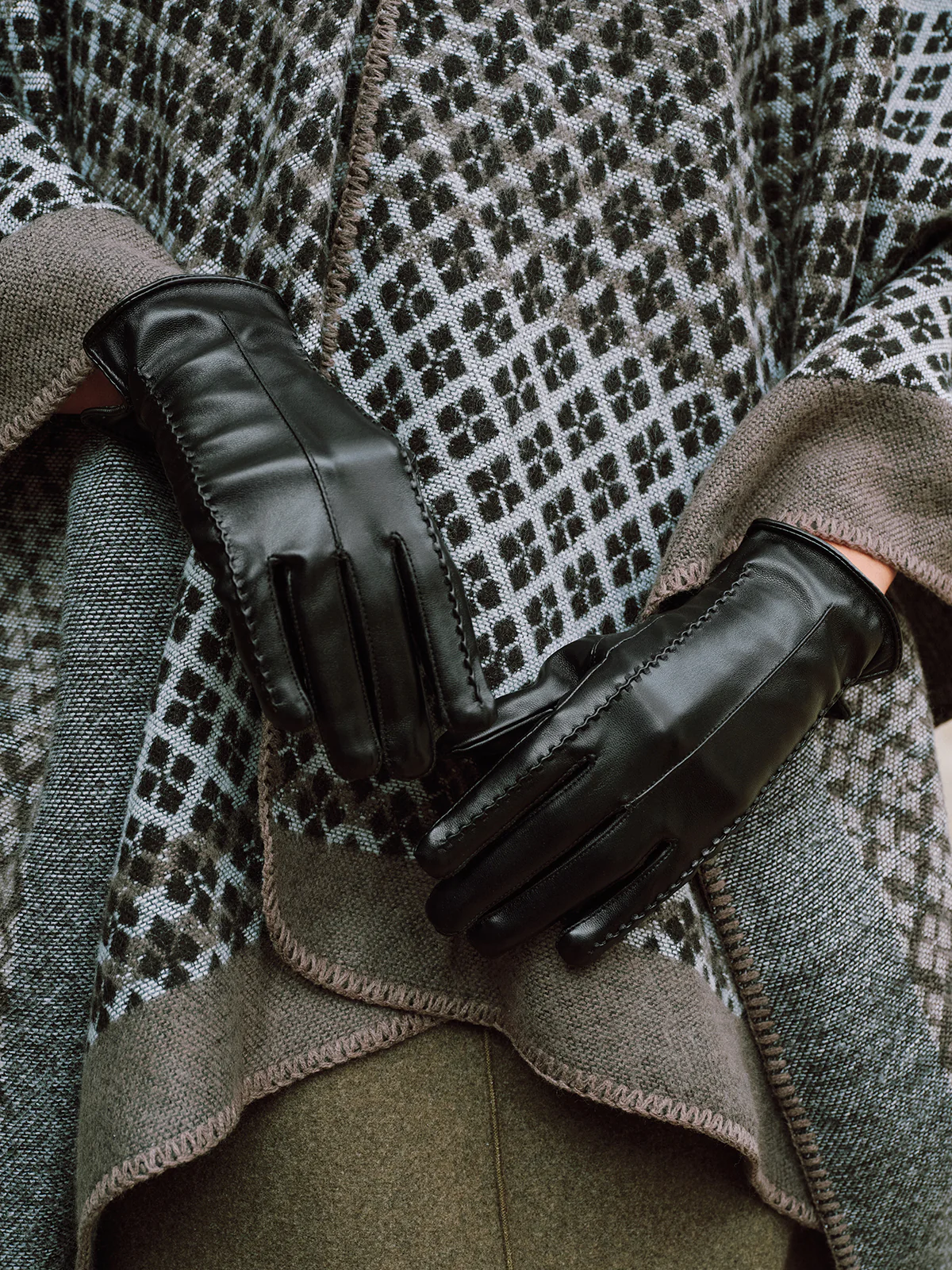 PU Leather Gloves with Stitched Detail - Image 5