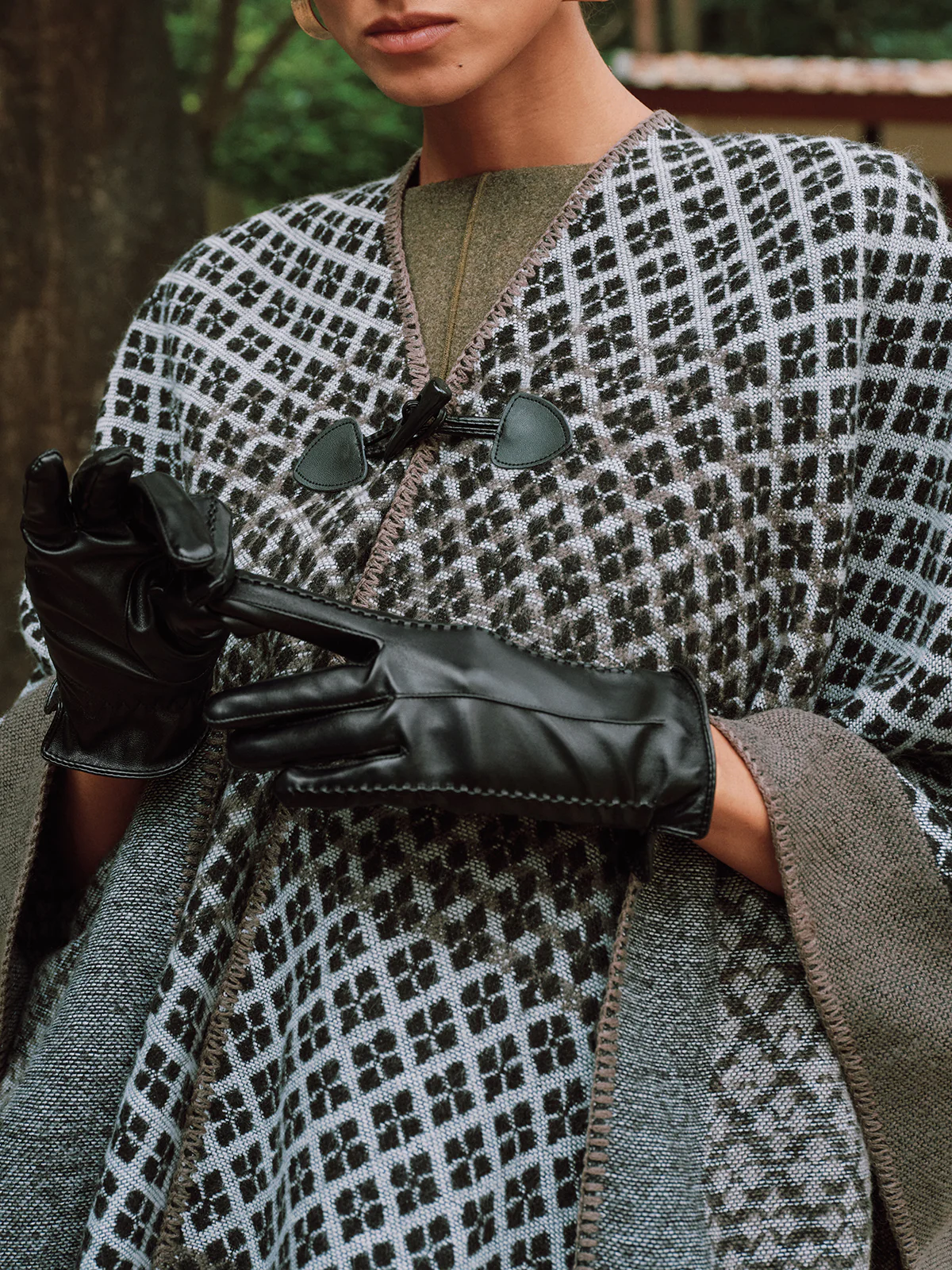PU Leather Gloves with Stitched Detail - Image 7
