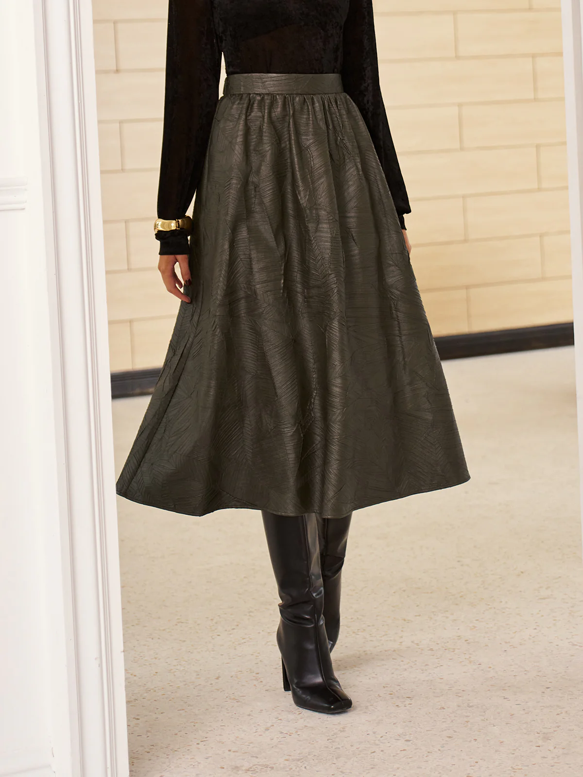 Retro Faux Leather Skirt Without Belt - Image 5