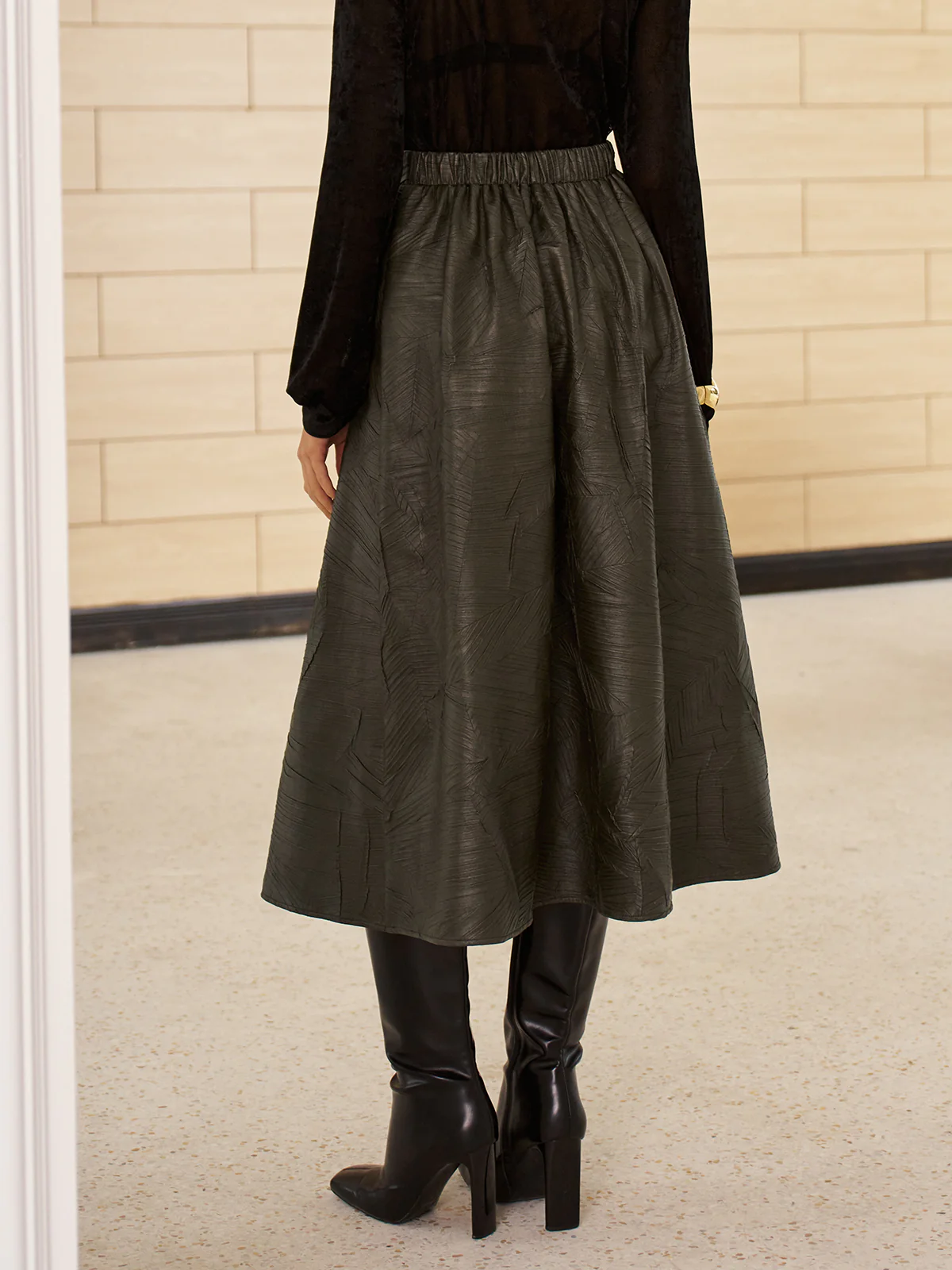 Retro Faux Leather Skirt Without Belt - Image 7