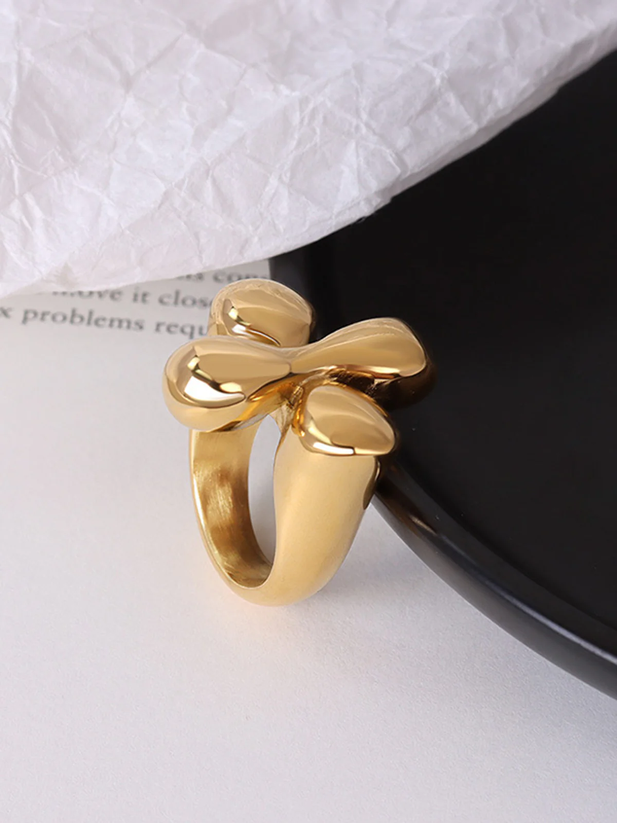 Retro Flower Chunky Ring - Image 3