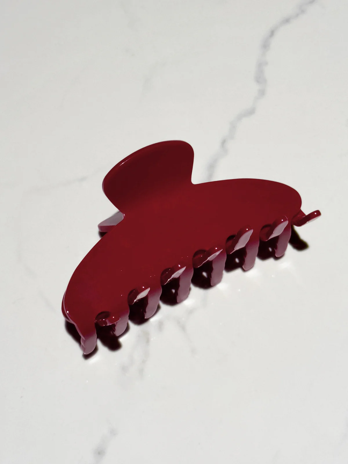 Retro Glossy Hair Claw - Image 3