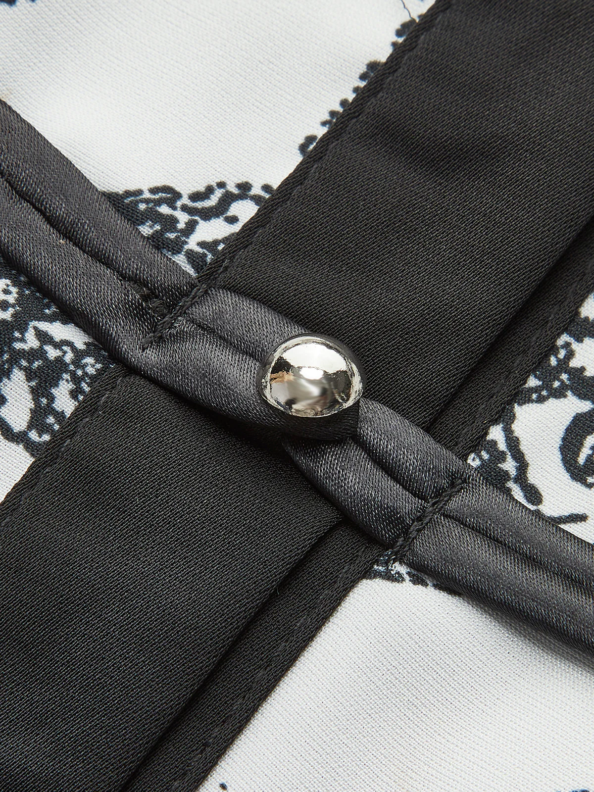 Retro Printed Slim Polo Blouse - Image 3
