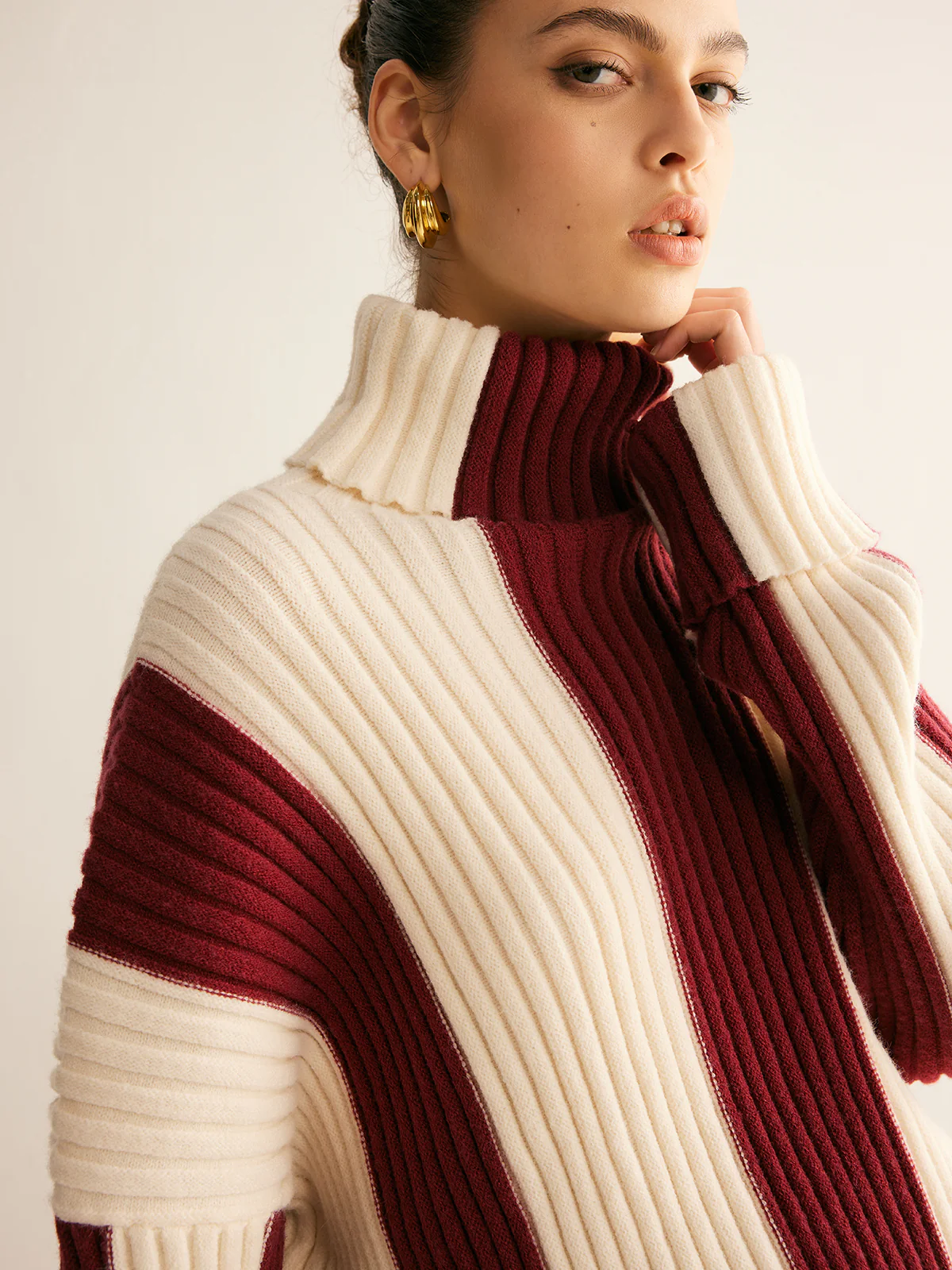 Ribbed Color Block Turtleneck Sweater - Image 3