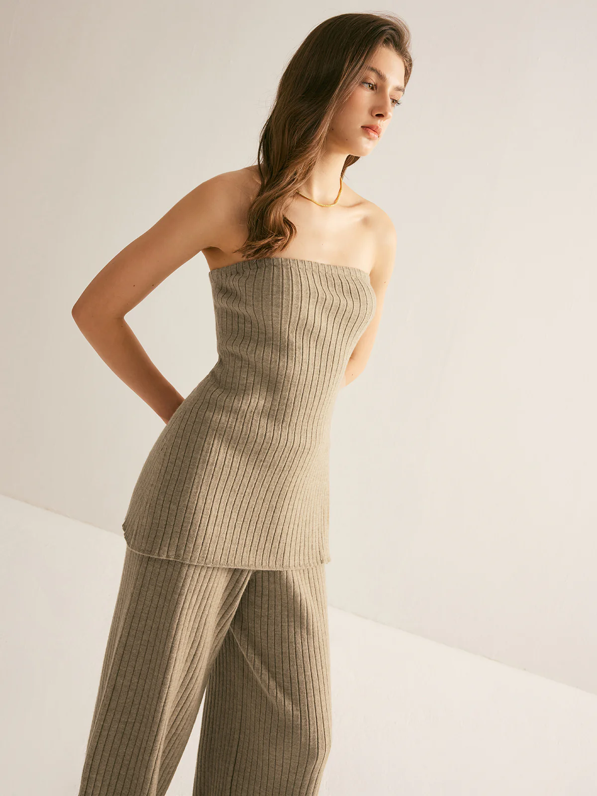 Ribbed Strapless Slit Sweater Vest - Image 2