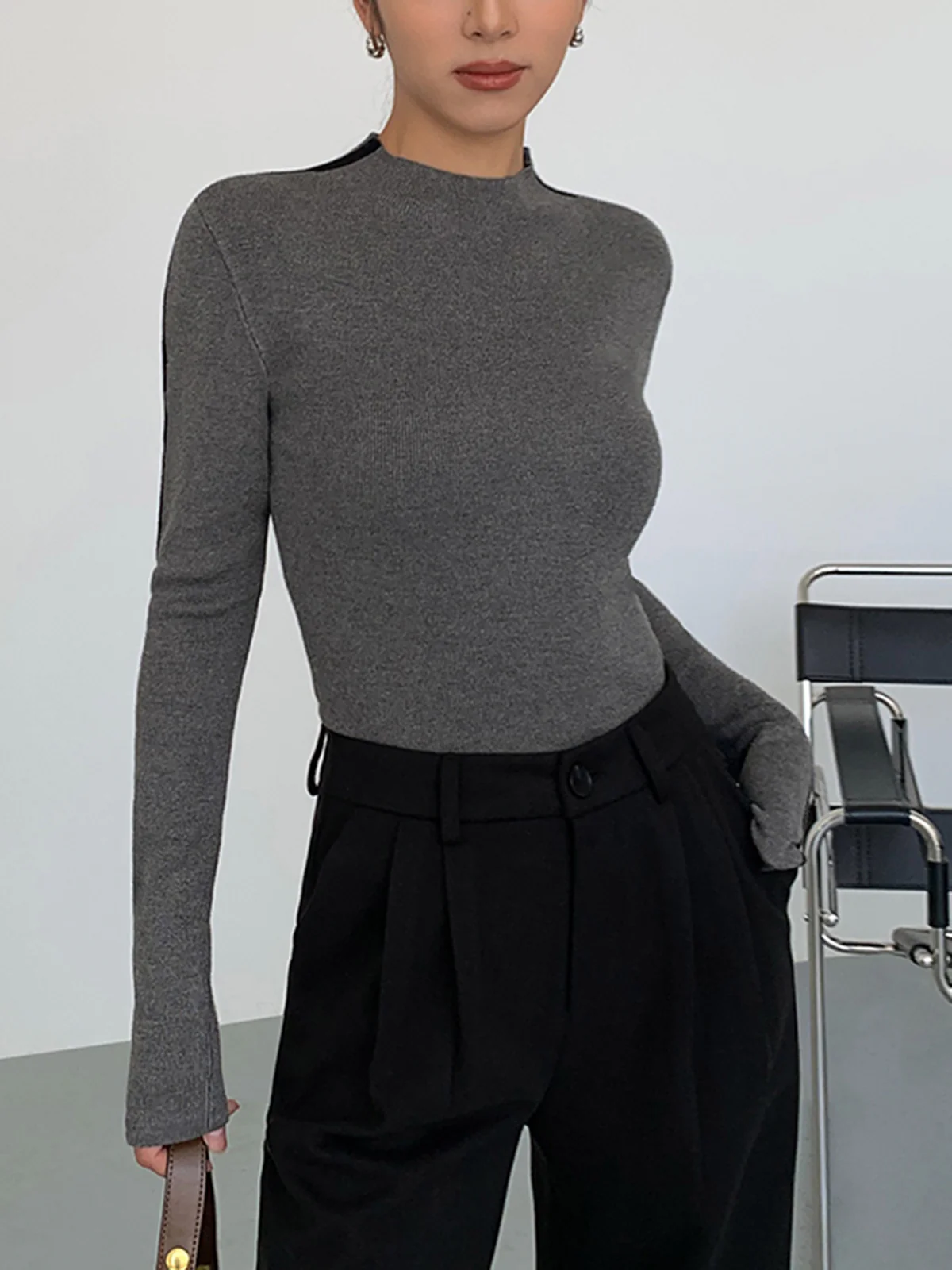 Round Neck Contrast Trim Slim Knit Top - Image 5