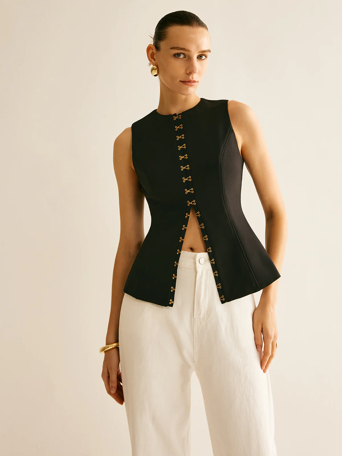Round Neck Metal-Detail Vest - Image 2