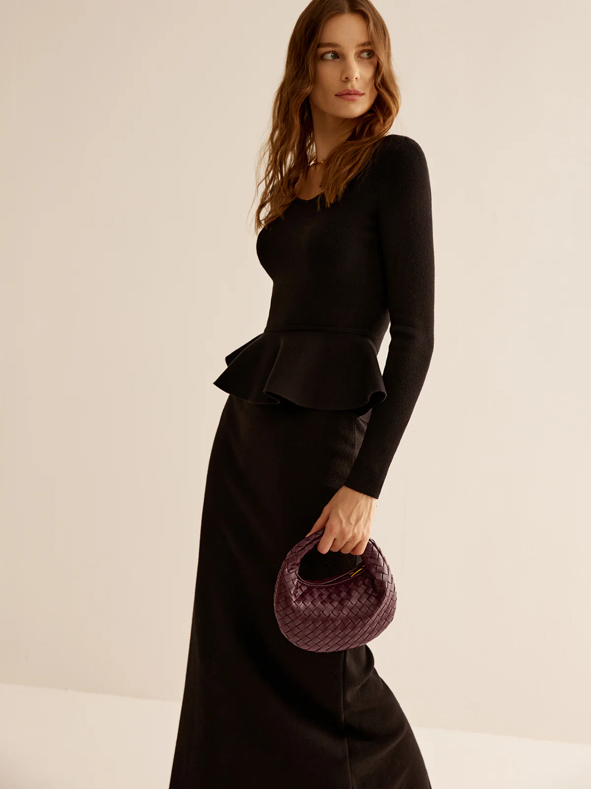 Rounded Woven Zipper Handbag - Image 4