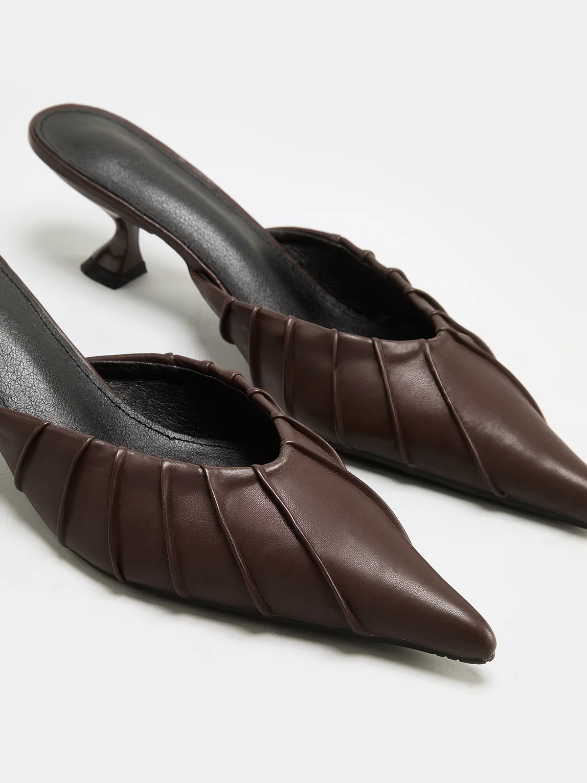 Ruched Vamp Detail Leather Pointed Toe Mules - Image 3