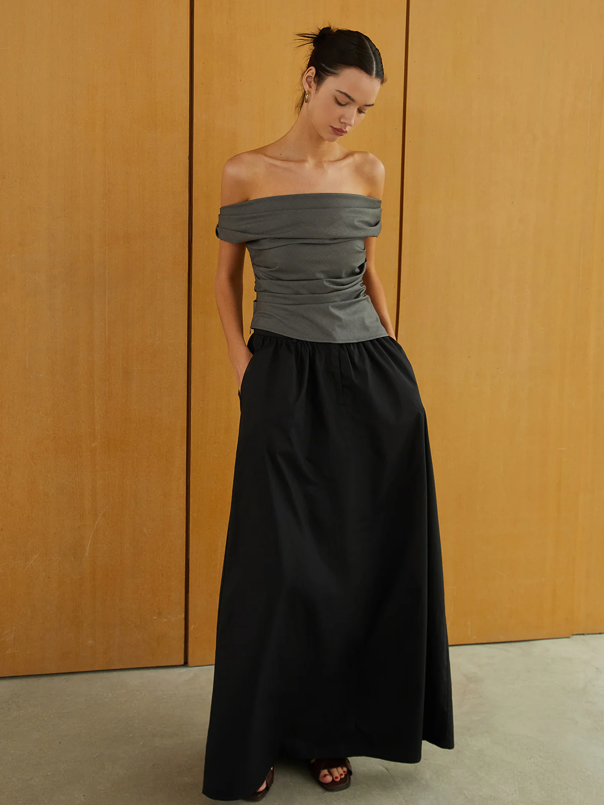 Ruched Zipper Off-Shoulder Tank Top - Image 4