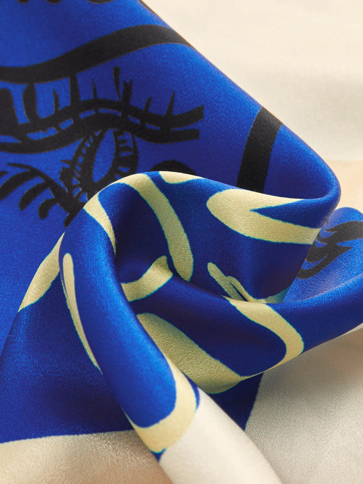 Satin Graffiti Lapel Pants Set - Image 9
