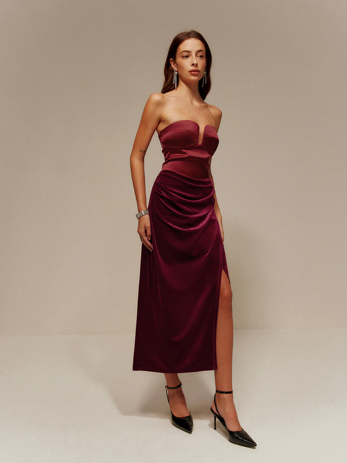 Satin Panel Velvet Pleated Tube Dress - Image 6