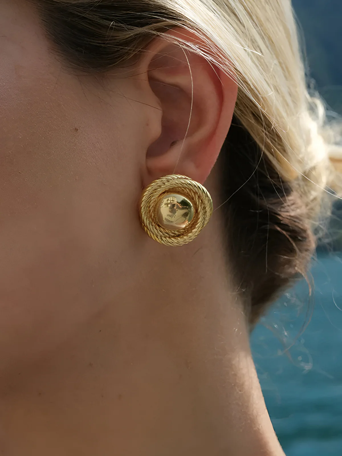 Screw Thread Round Earrings - Image 2