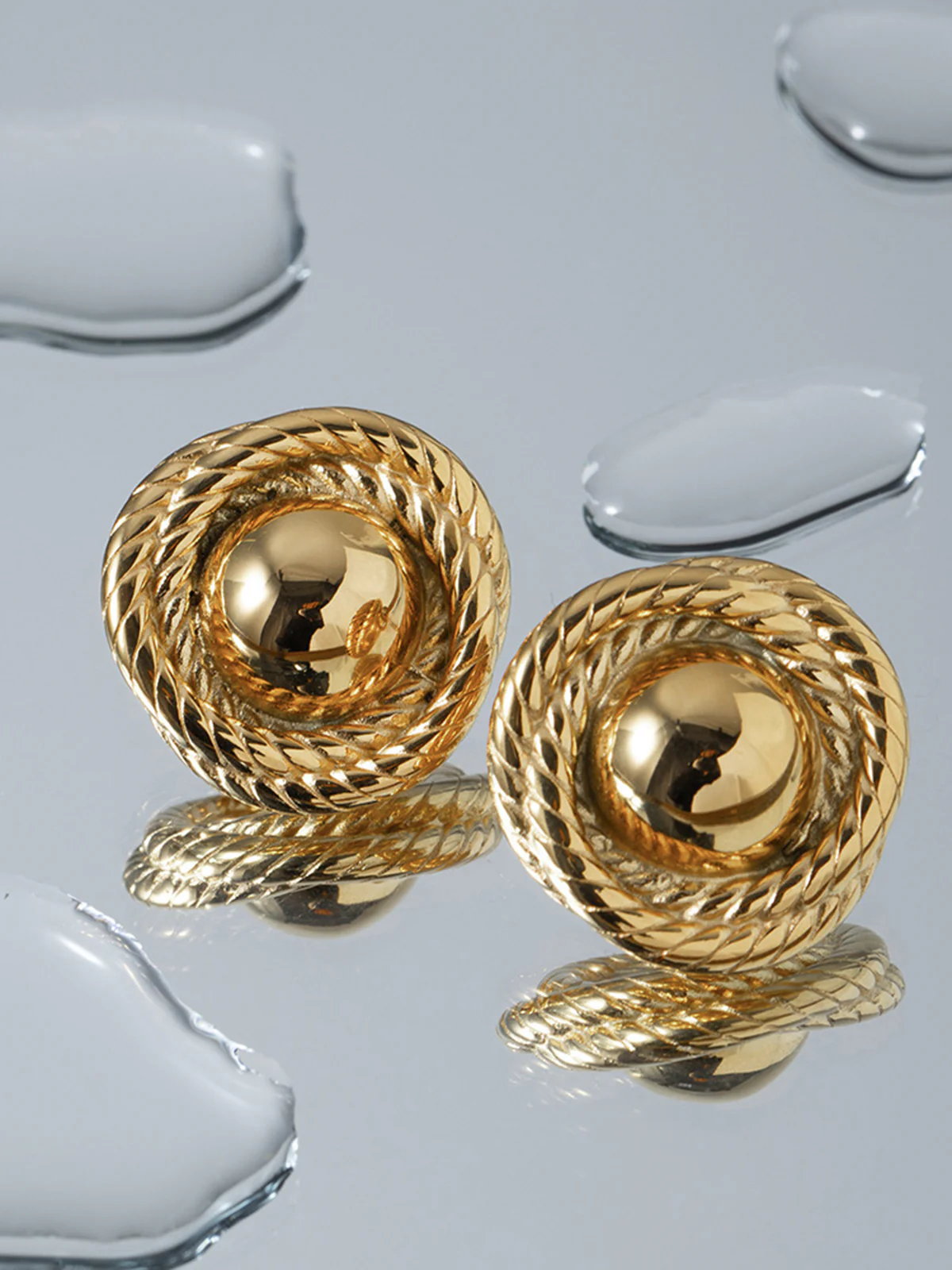 Screw Thread Round Earrings - Image 3