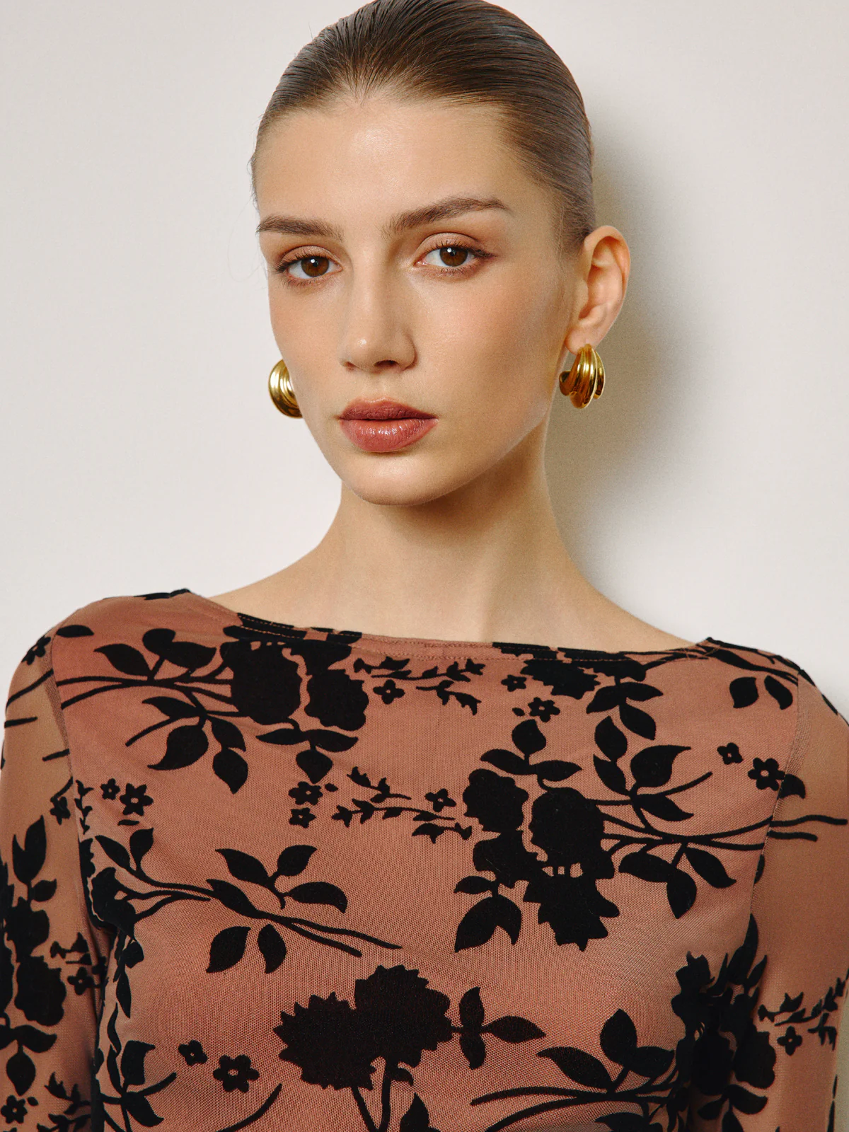 Semi-Sheer Flocking Floral Short Dress - Image 4