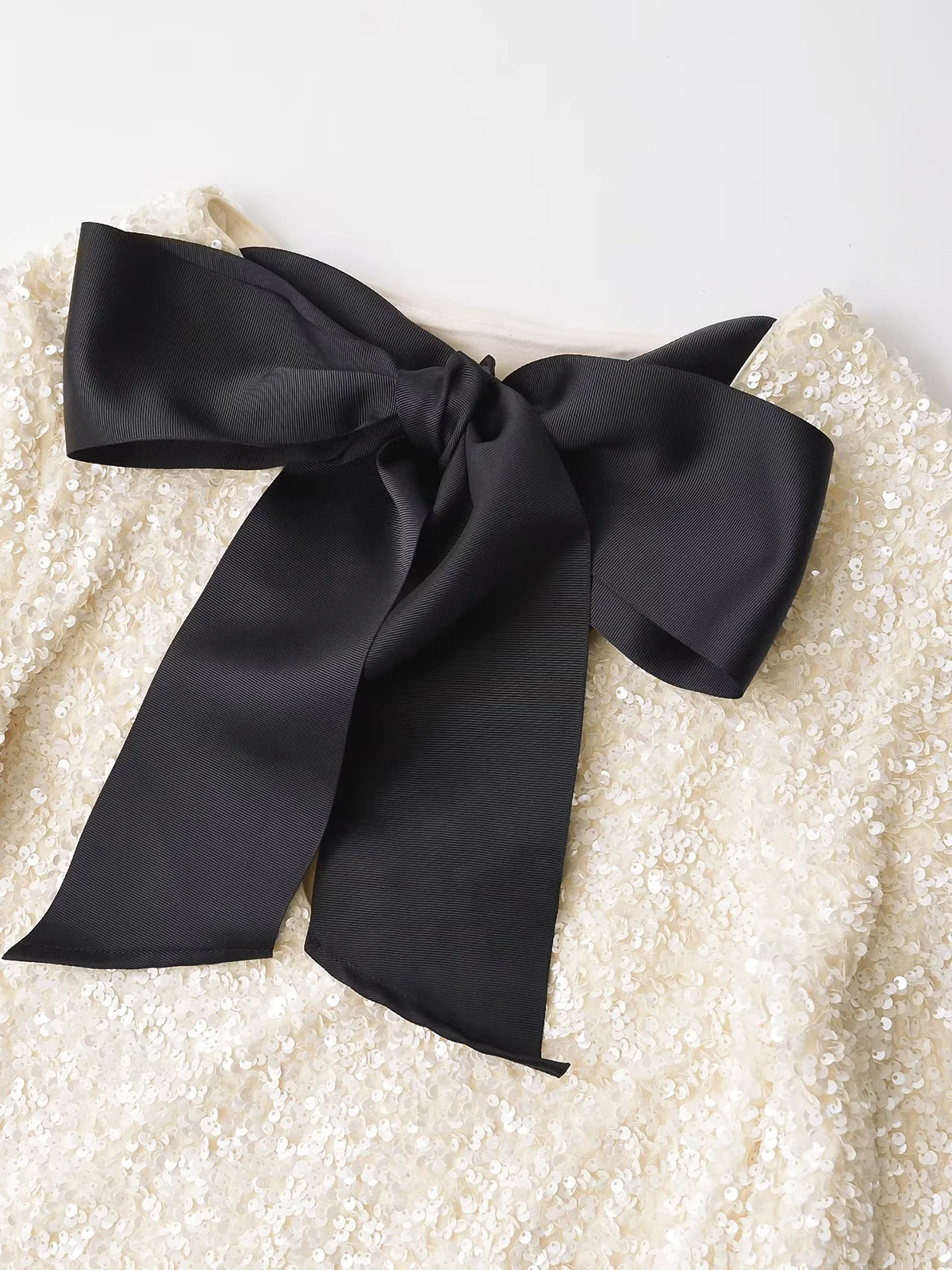Sequins Velvet Bowknot Mini Dress - Image 4