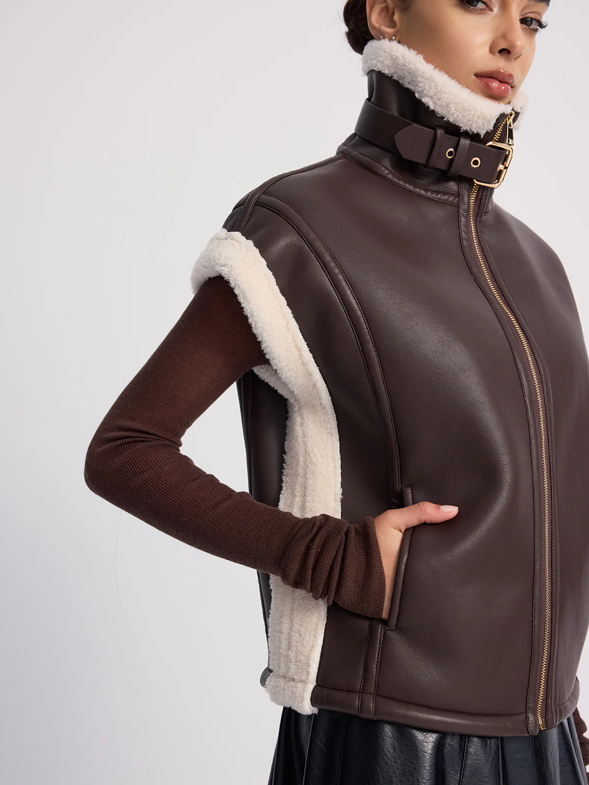 Shearling-Trimmed Faux Leather Sleeveless Vest - Image 4