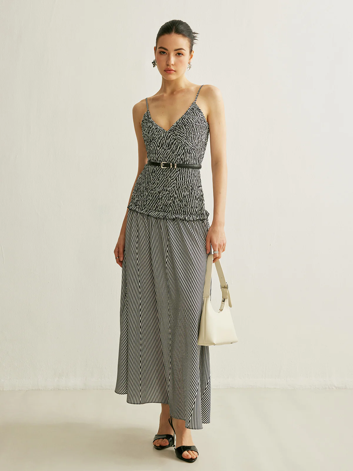 Shirred V-Neck Sleeveless Pleated Dress - Image 4