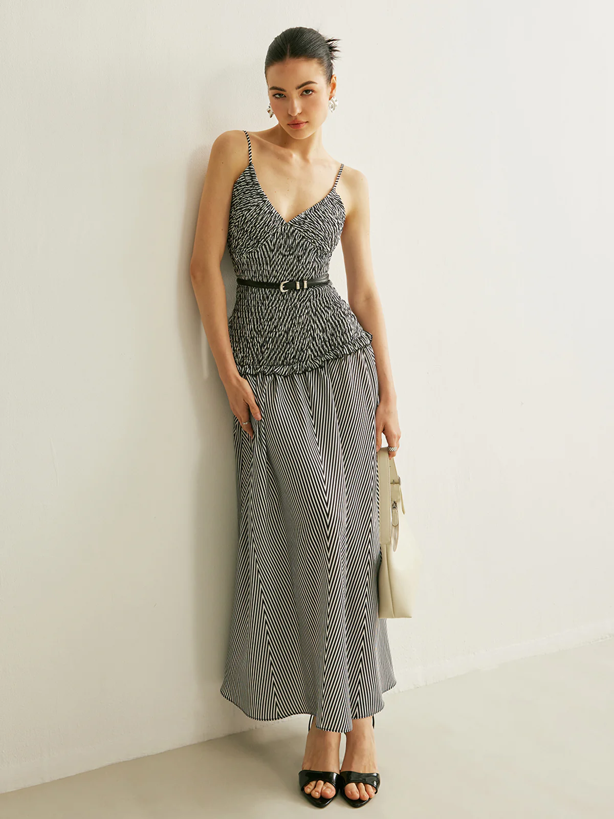 Shirred V-Neck Sleeveless Pleated Dress - Image 5