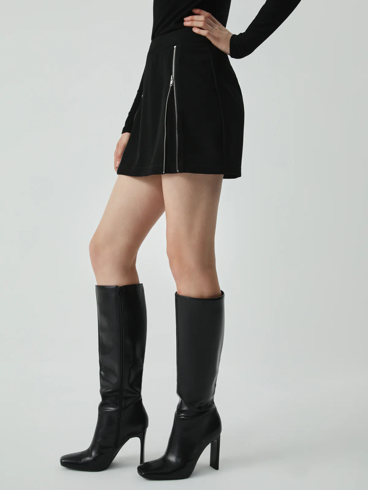 Side Zipper Detail Mini Skirt - Image 2