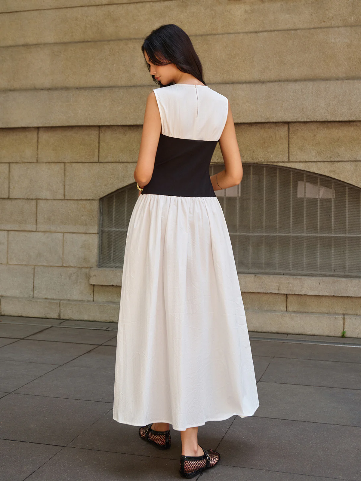 Sleeveless Color-Block Maxi Dress - Image 6