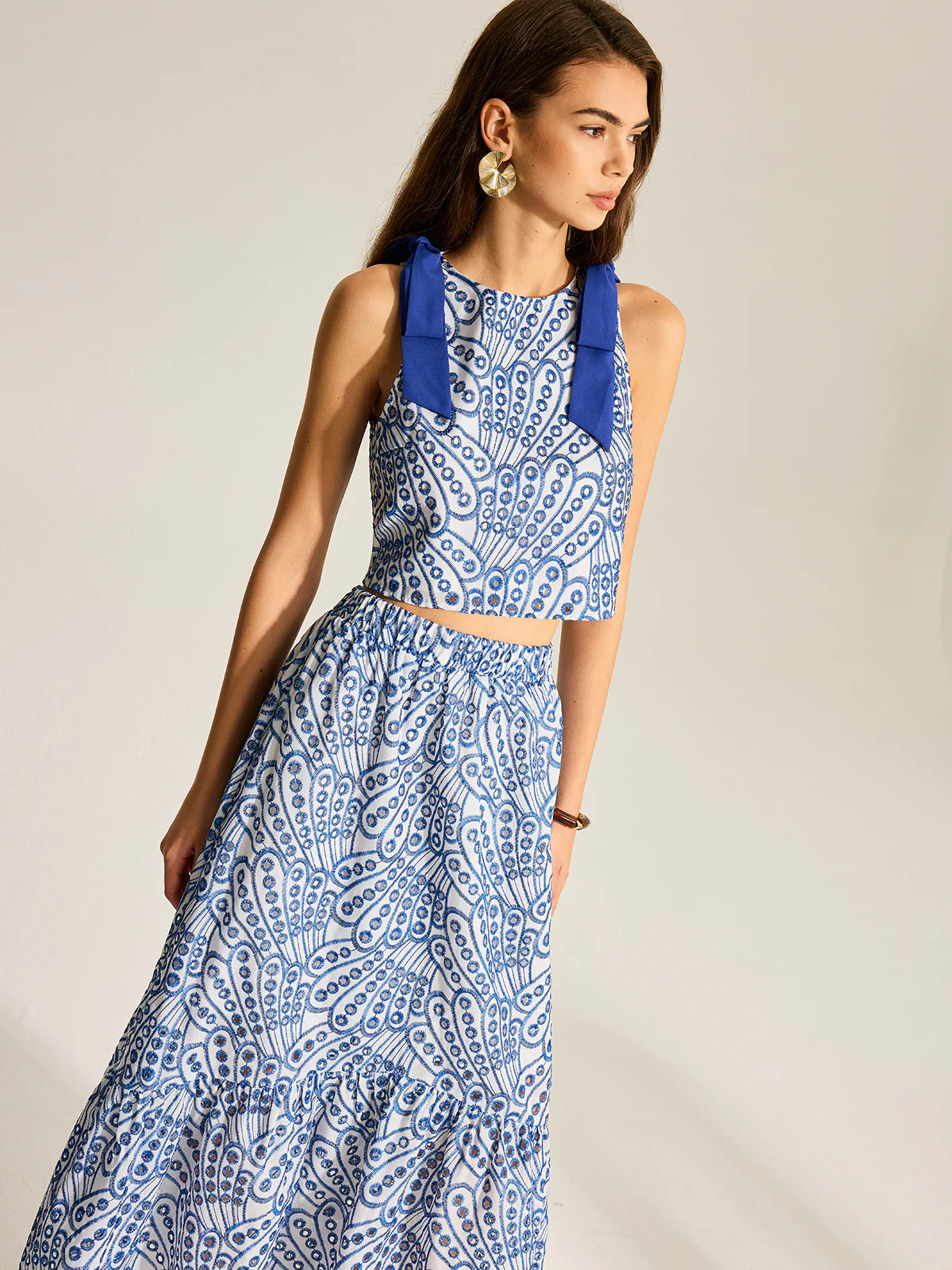 Sleeveless Contrast-Trim Top And Elastic-Waist Maxi Skirt Set - Image 4
