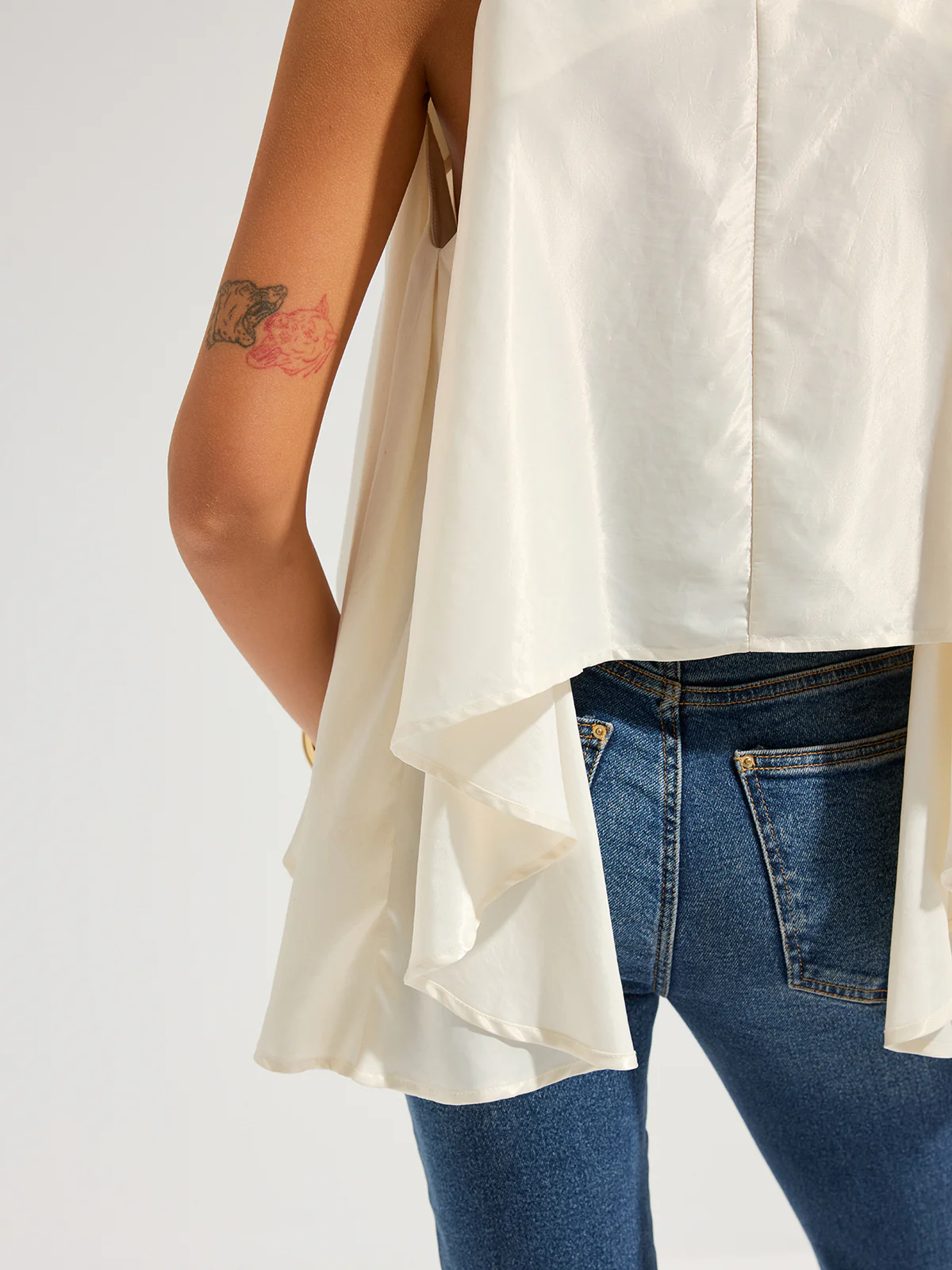 Sleeveless Flowy Asymmetric Ruffled Blouse - Image 6