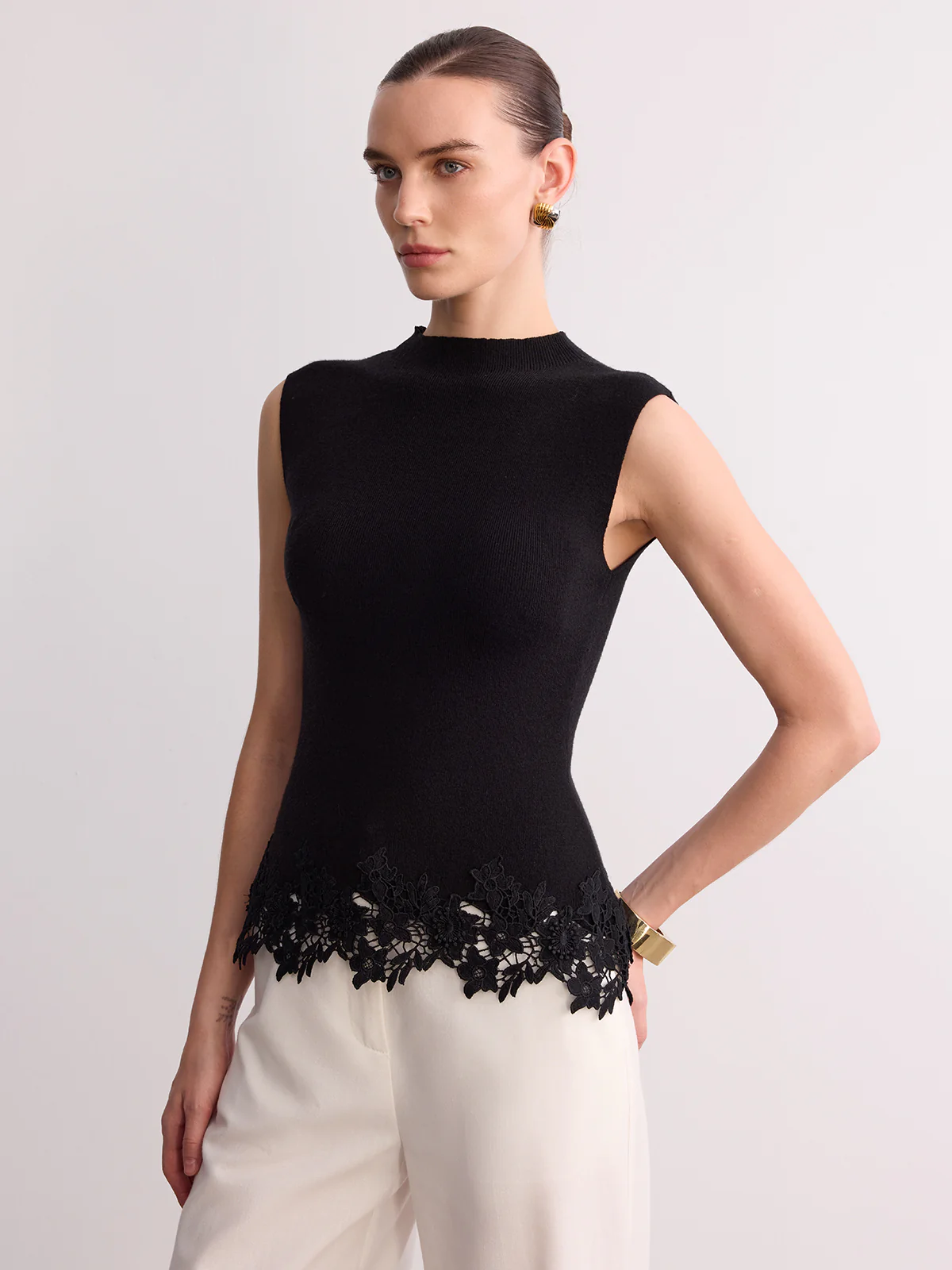 Sleeveless Lace Hem Knit Vest - Image 3