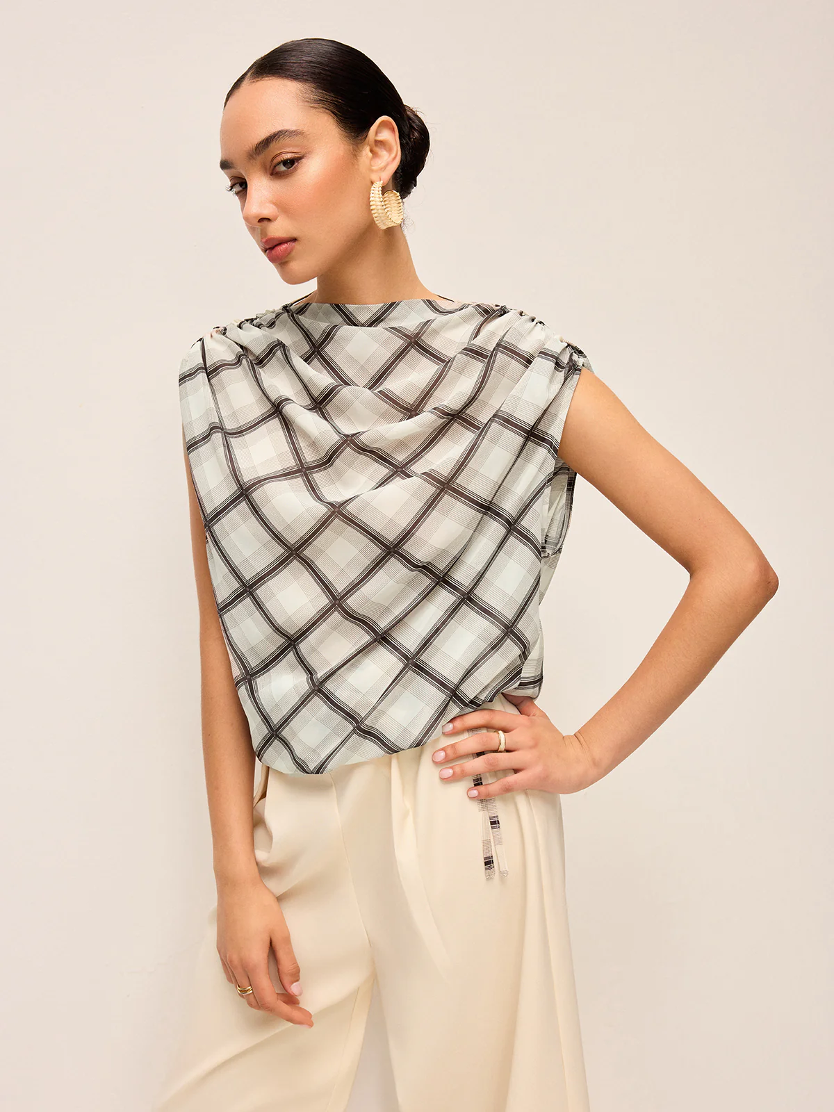Sleeveless Plaid Backless Chiffon Shirt - Image 3