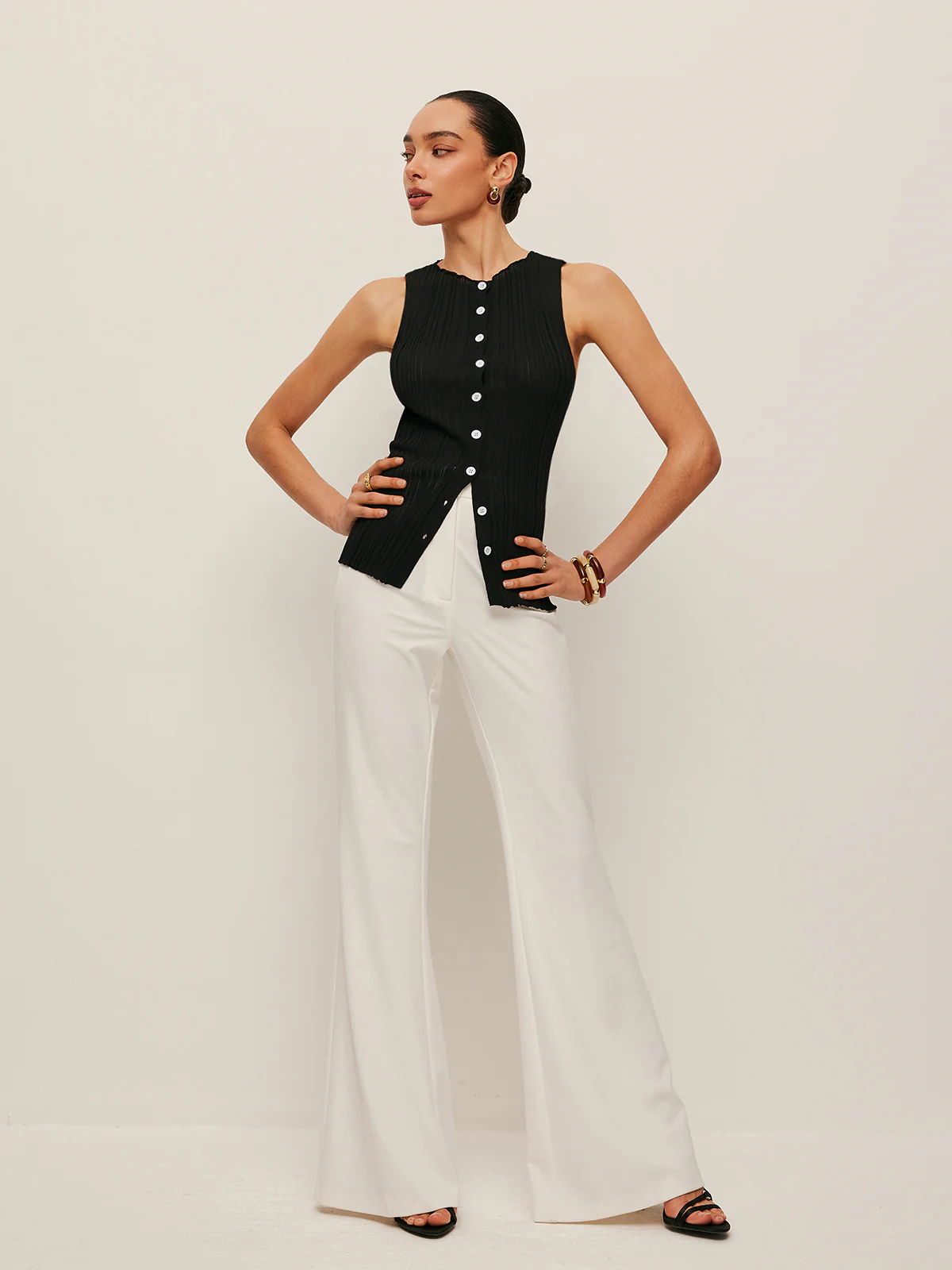 Sleeveless Ribbed Button-Front Top - Image 4